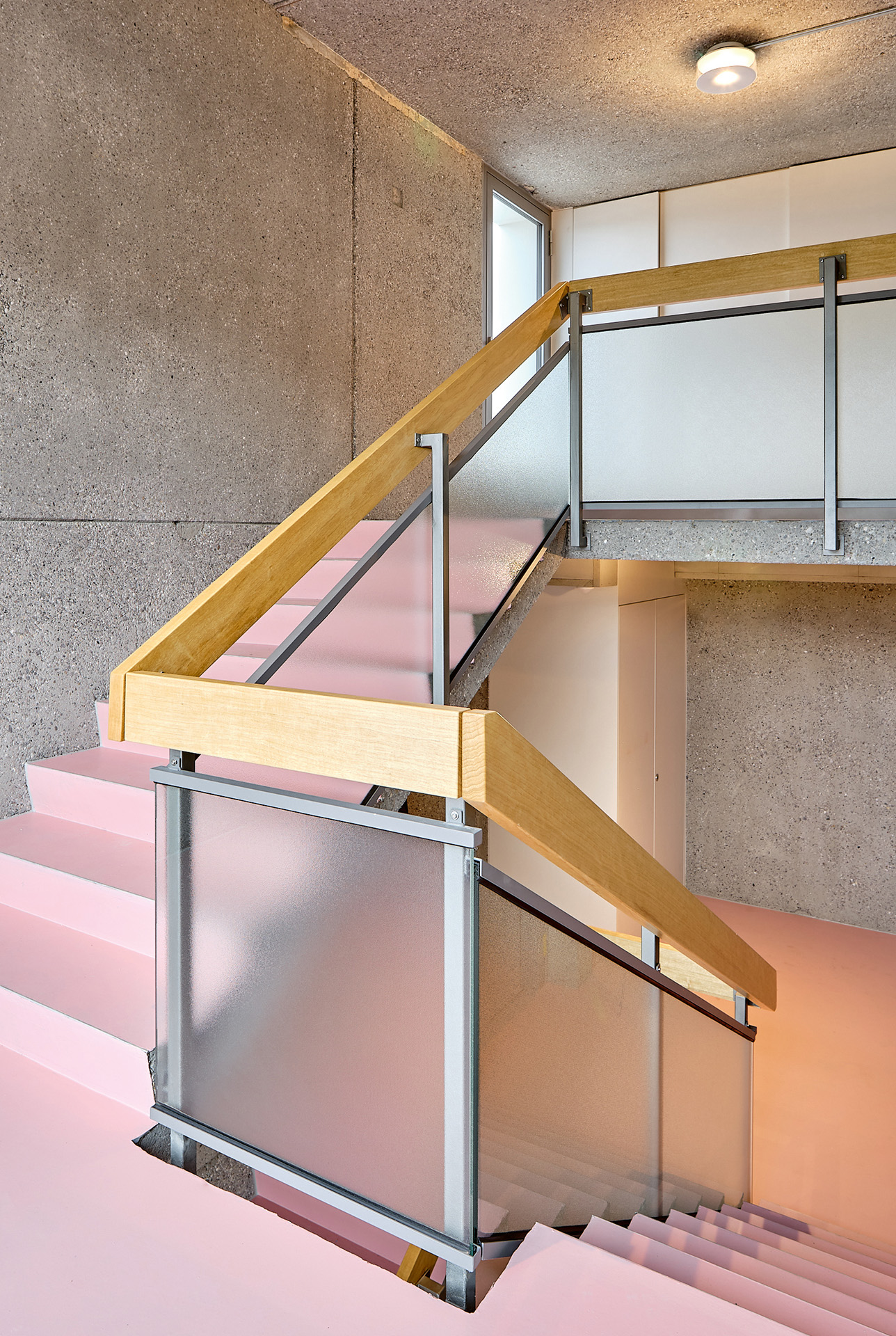 Treppenhaus MFH Giacomettistrasse Bern