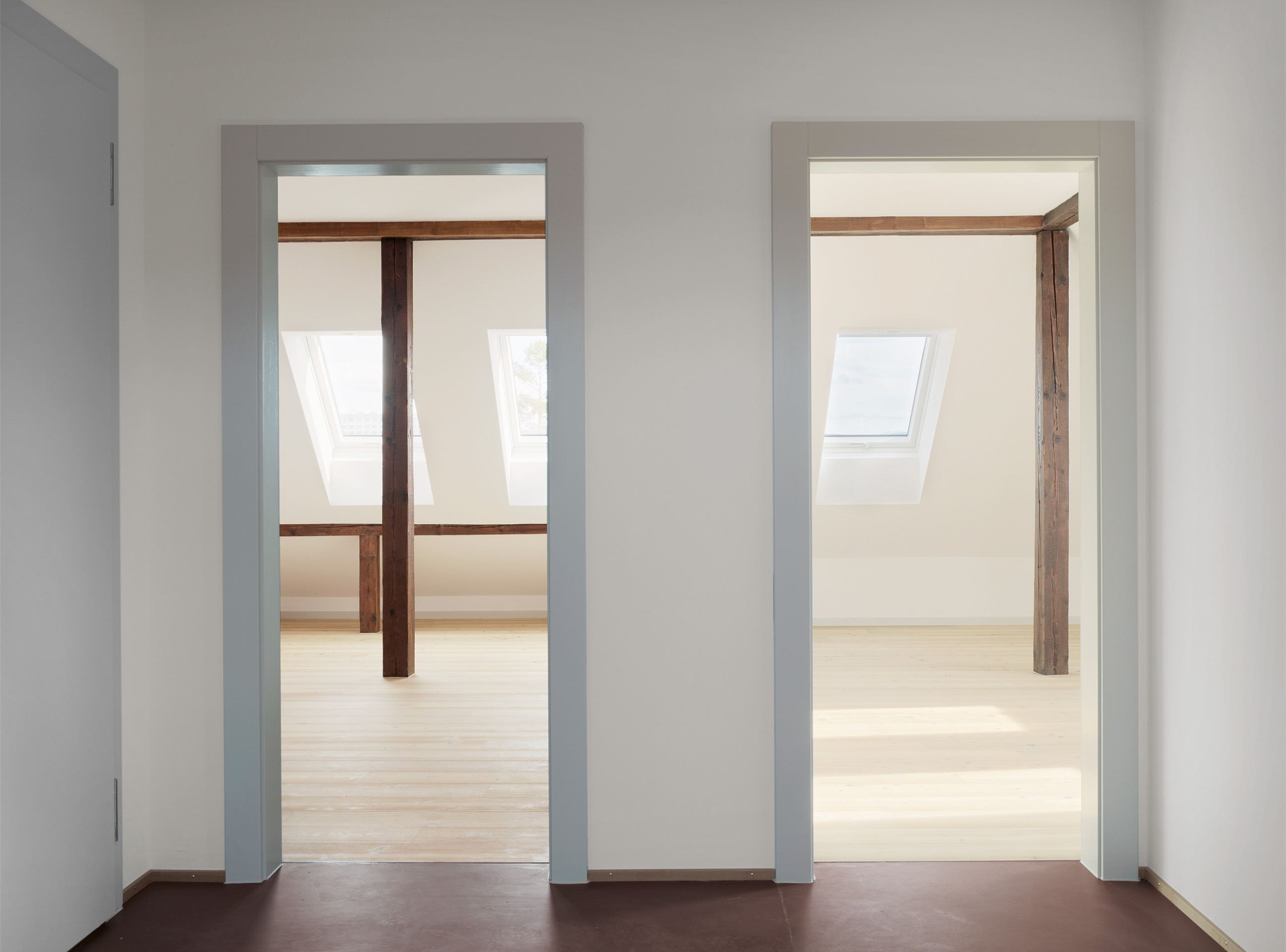 Mehrfamilienhaus Altstetten ausgebauter Estrich