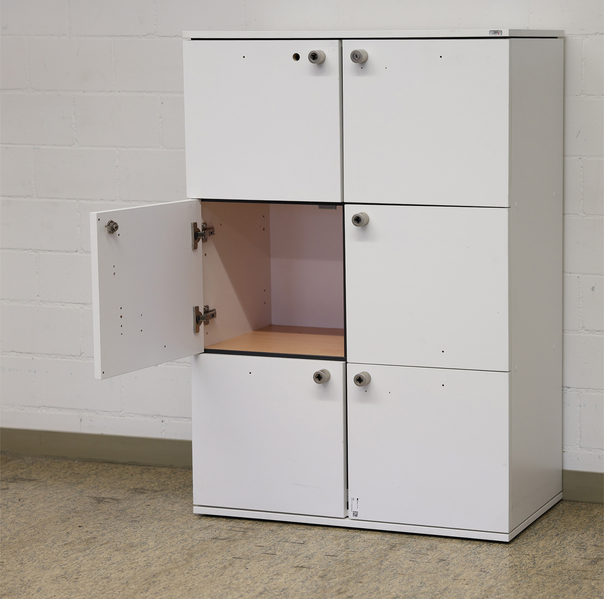 Zum «Locker» transformierter, ehemaliger Aktenschrank