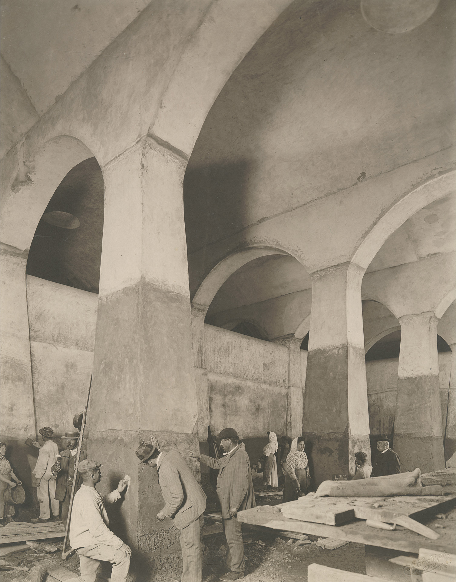 Qualitätskontrolle beim Bau des Wasserreservoirs auf dem Hackenberg,Wien, 1909