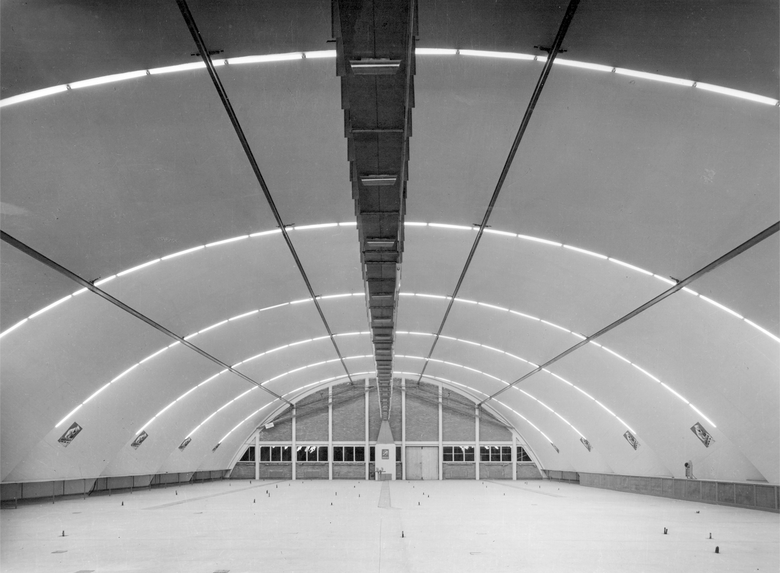 Goldzackhalle Gossau von Heinz Hossdorf: Innenraum