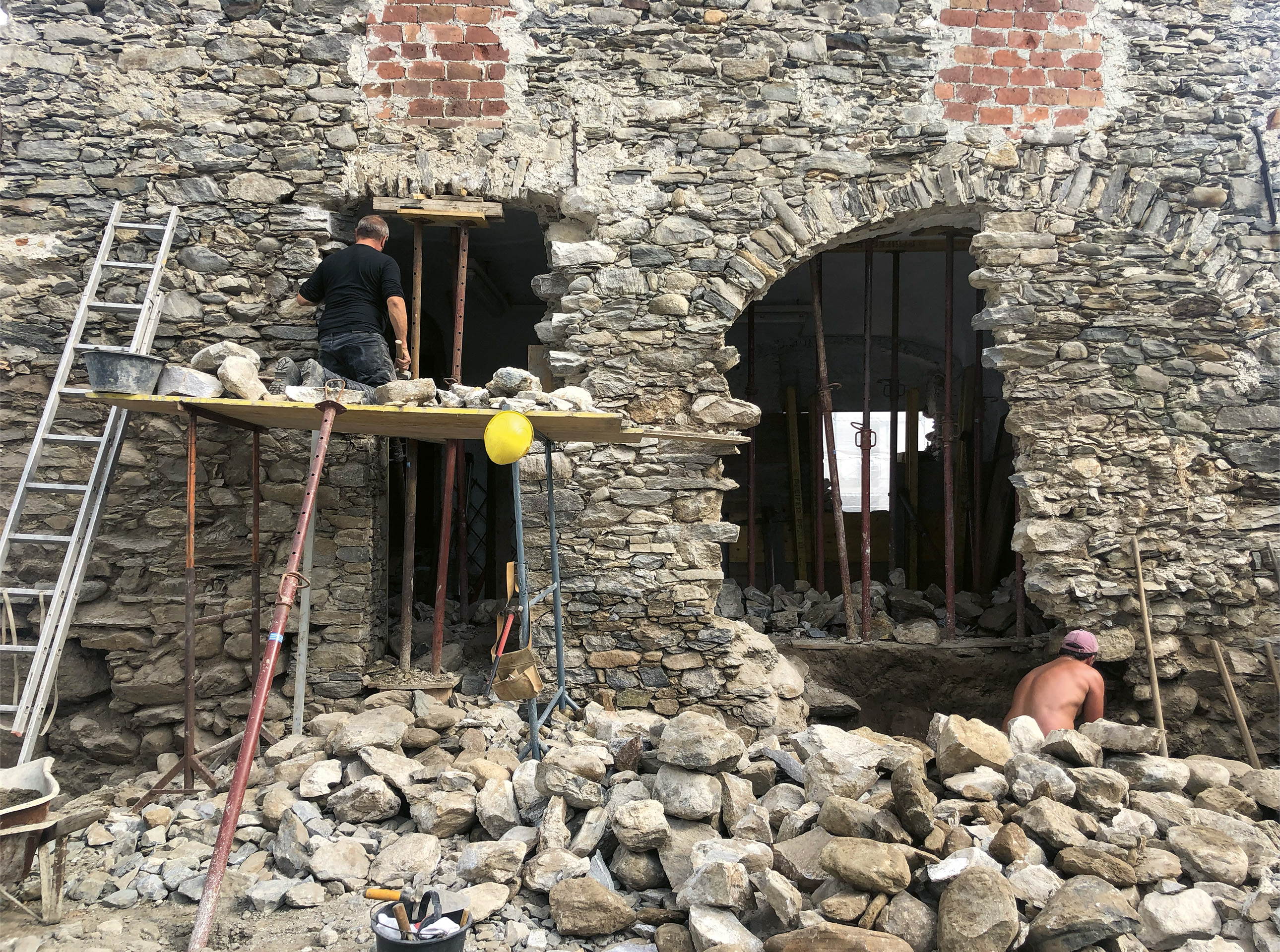 ca-del-tero-casa-cortile-cantiere