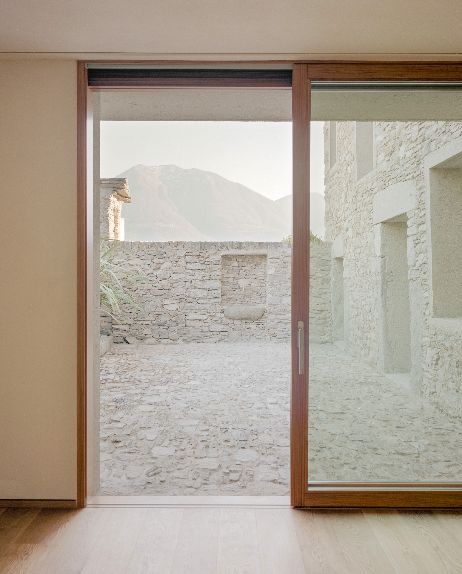 ca-del-tero-casa-cortile-eng-internal-court