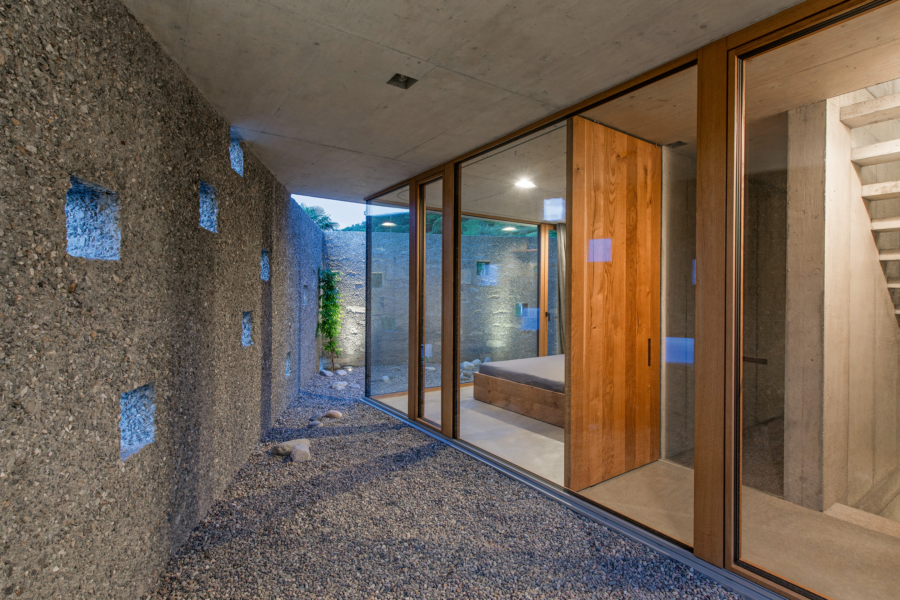 casa-san-nazzaro-eng-between-inside-outside