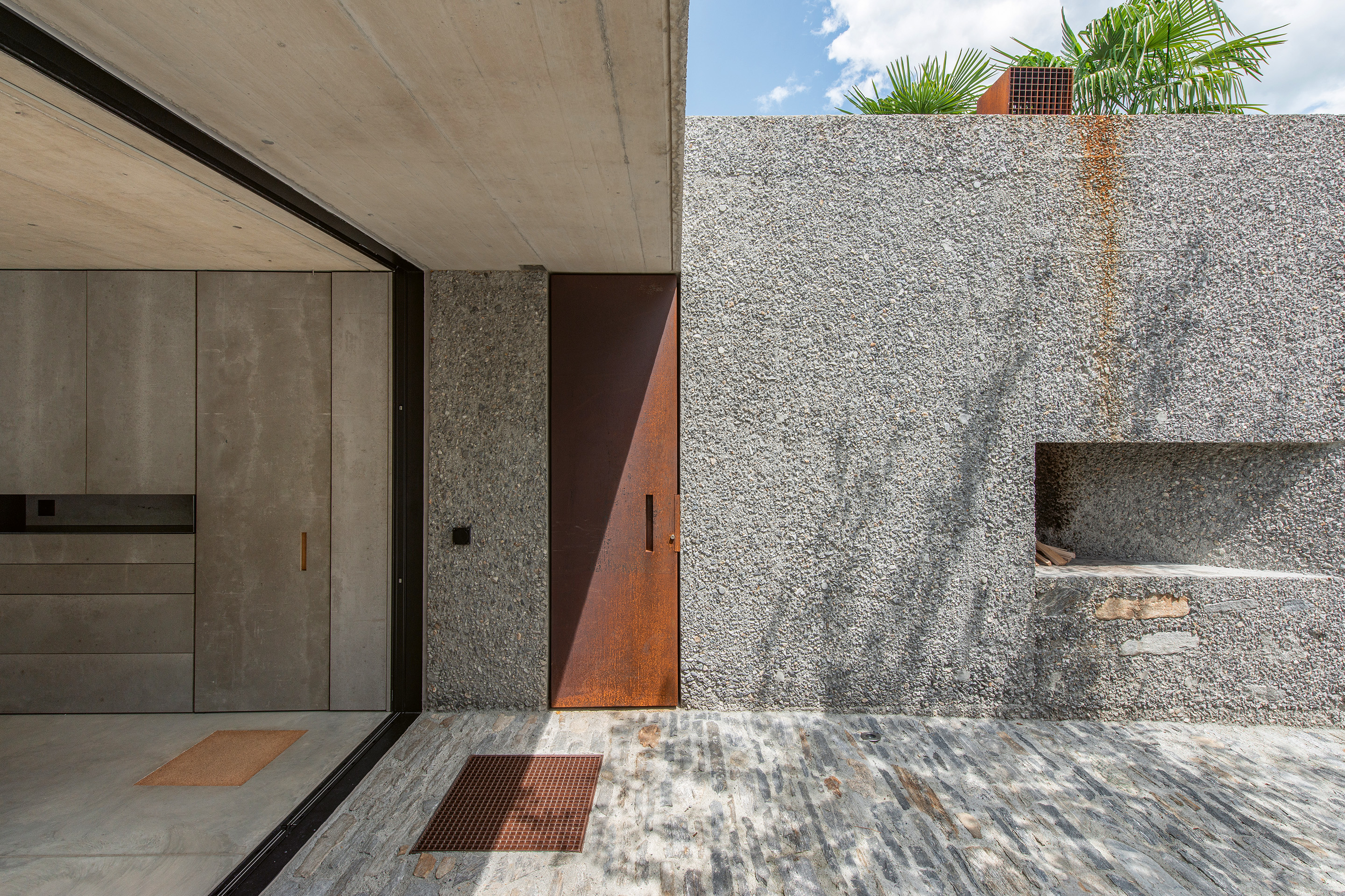 casa-san-nazzaro-eng-porch