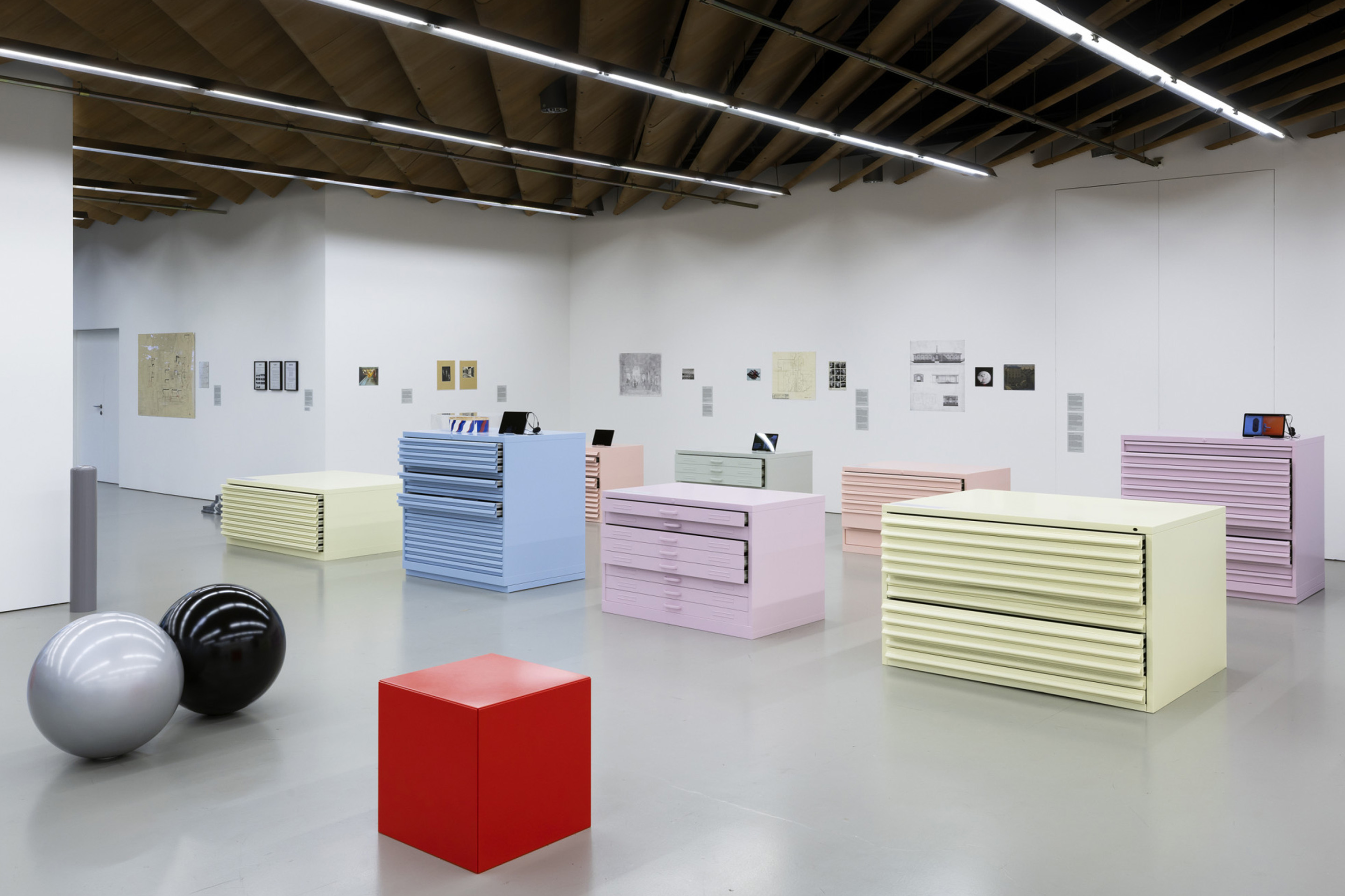 Ausstellungsansicht von % for Art: Regulating Civic Space in Zurich. Coumba Samba: The National Expo, gta exhibitions