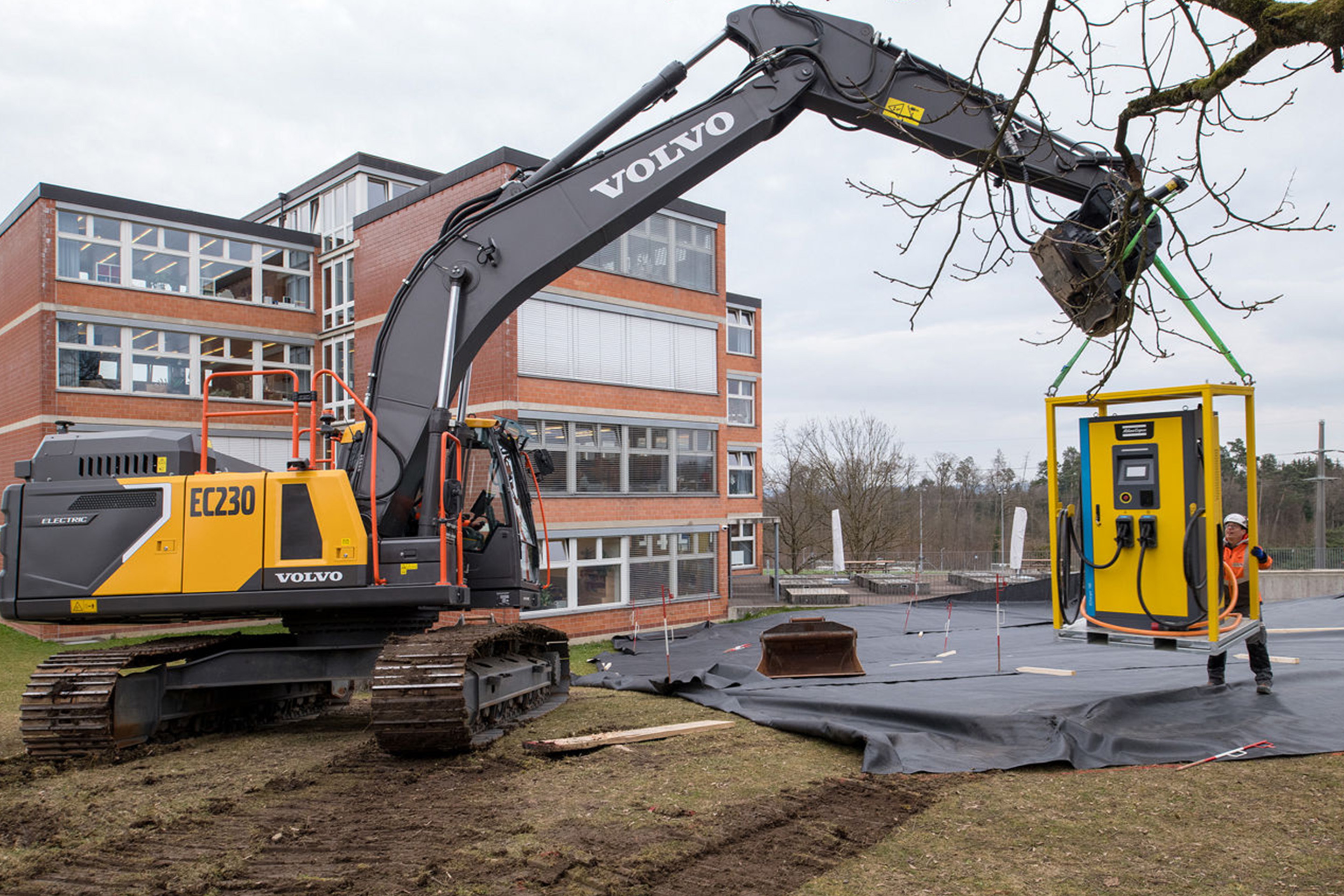 stadt-zuerich-e-baustelle-anlieferung-juliet-haller