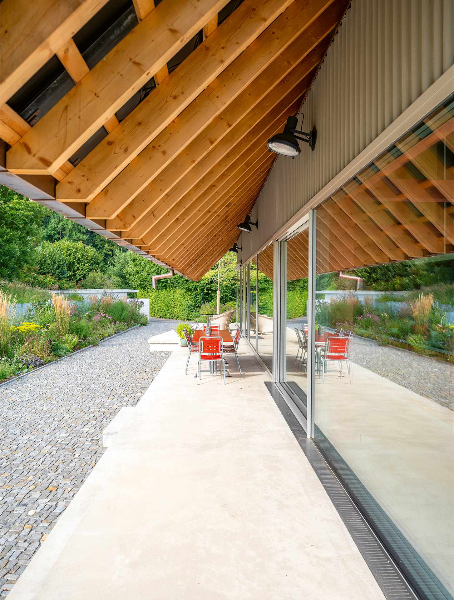 studio-house-bula-portico