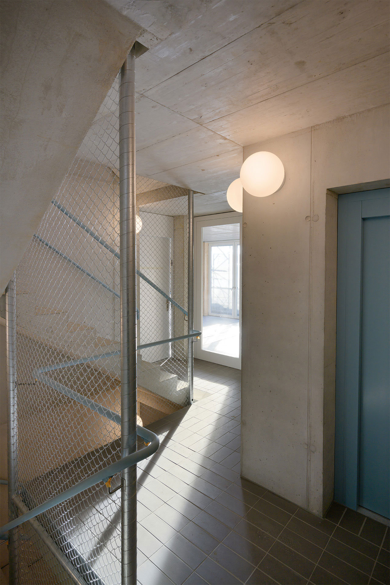 kollektive-architekt-2cv-lysbuechel-treppe.jpg