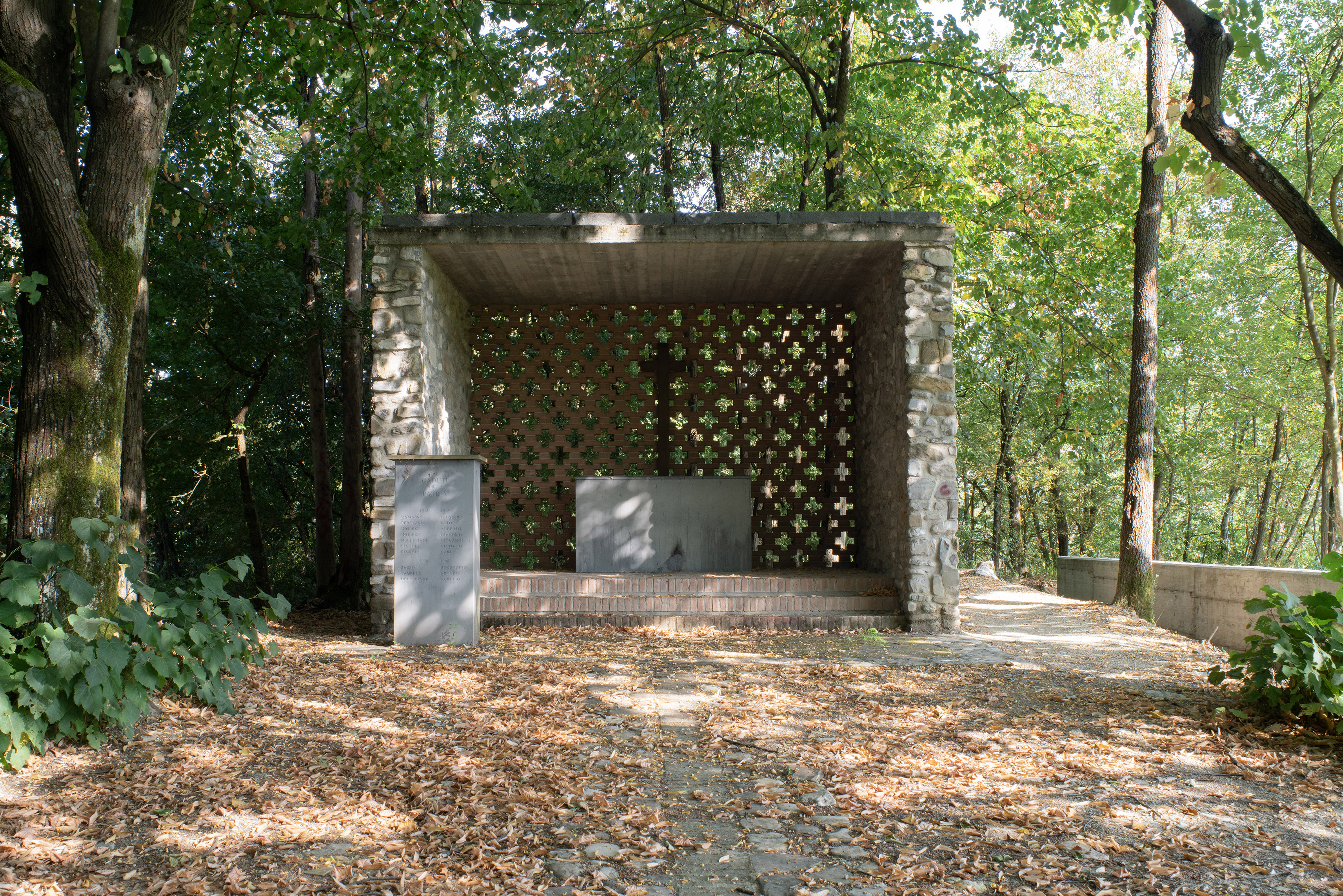 gardella-guardare-luogo-cappella-caduti-grande-guerra-piccardo