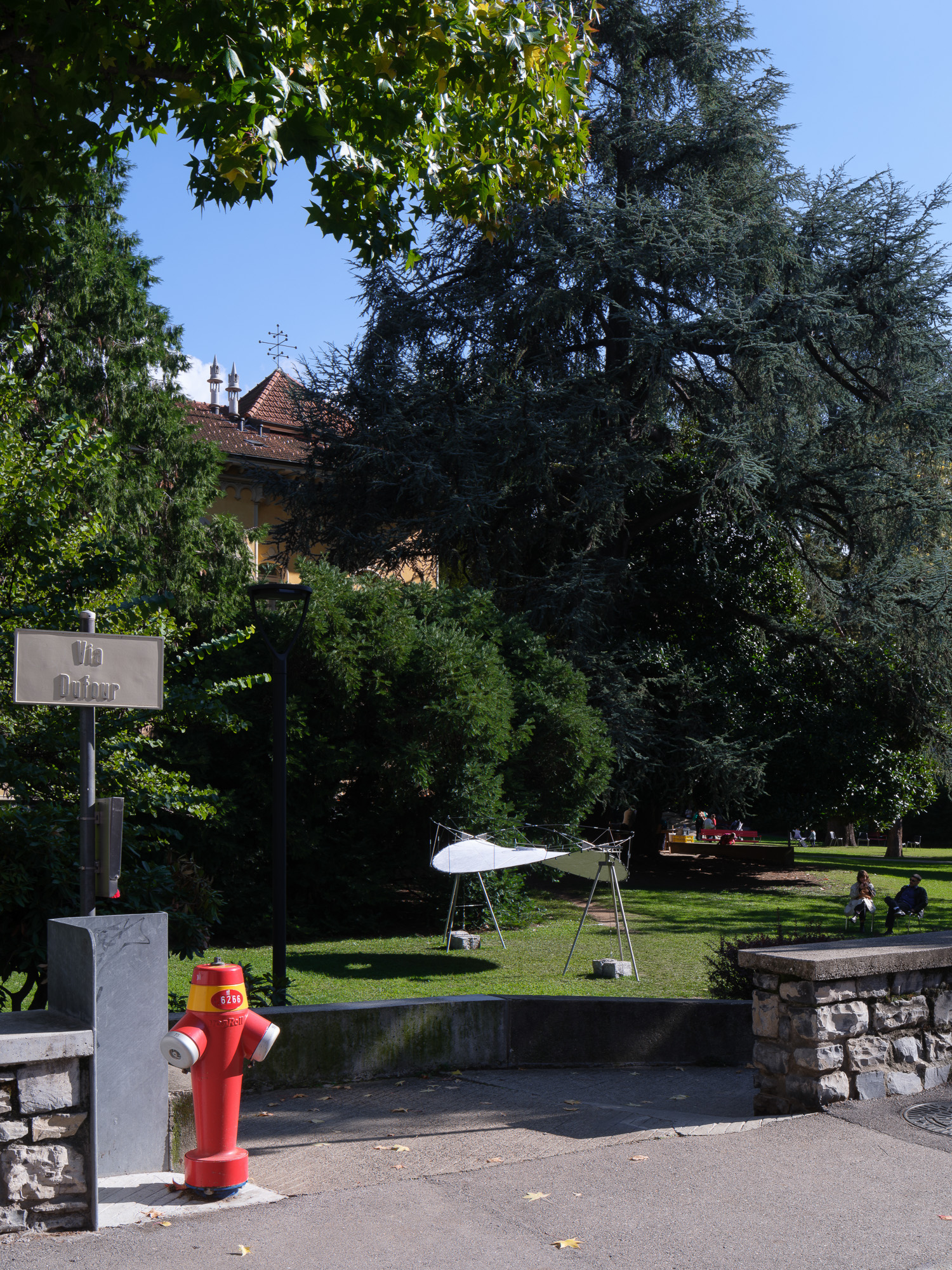 handle-with-care-i2a-javier-agustin-rojas