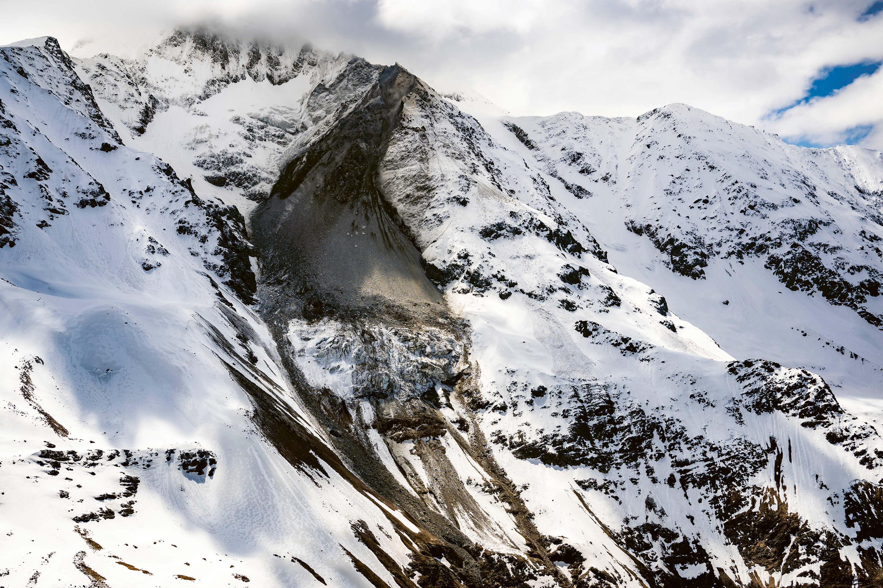 Blatten Bergsturz Katastrophe Birchgletscher Ablagerung Nesthorn Abbruch