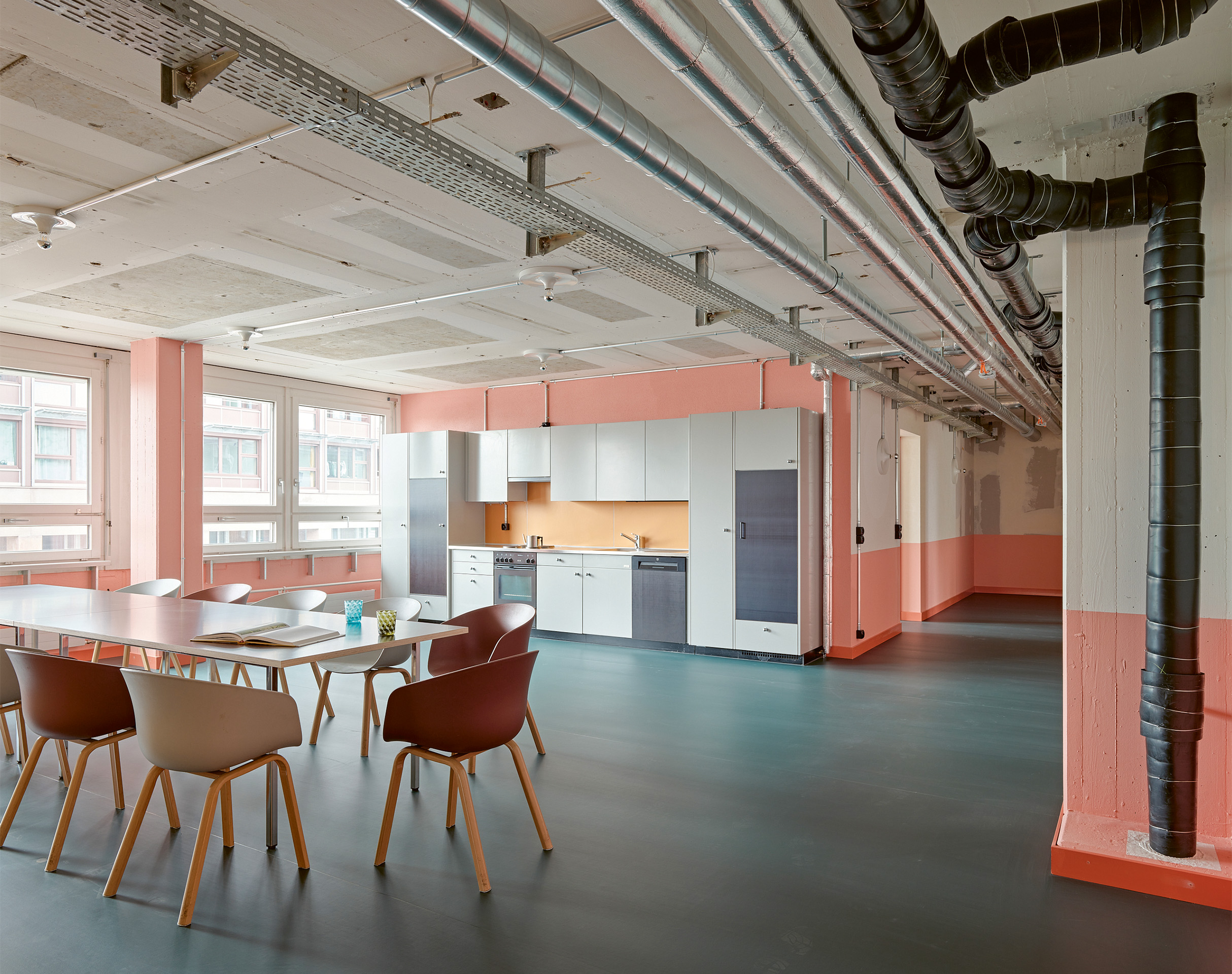 Winkelbau Zwhatt Regensdorf baubüro in situ Gemeinschaftsküche