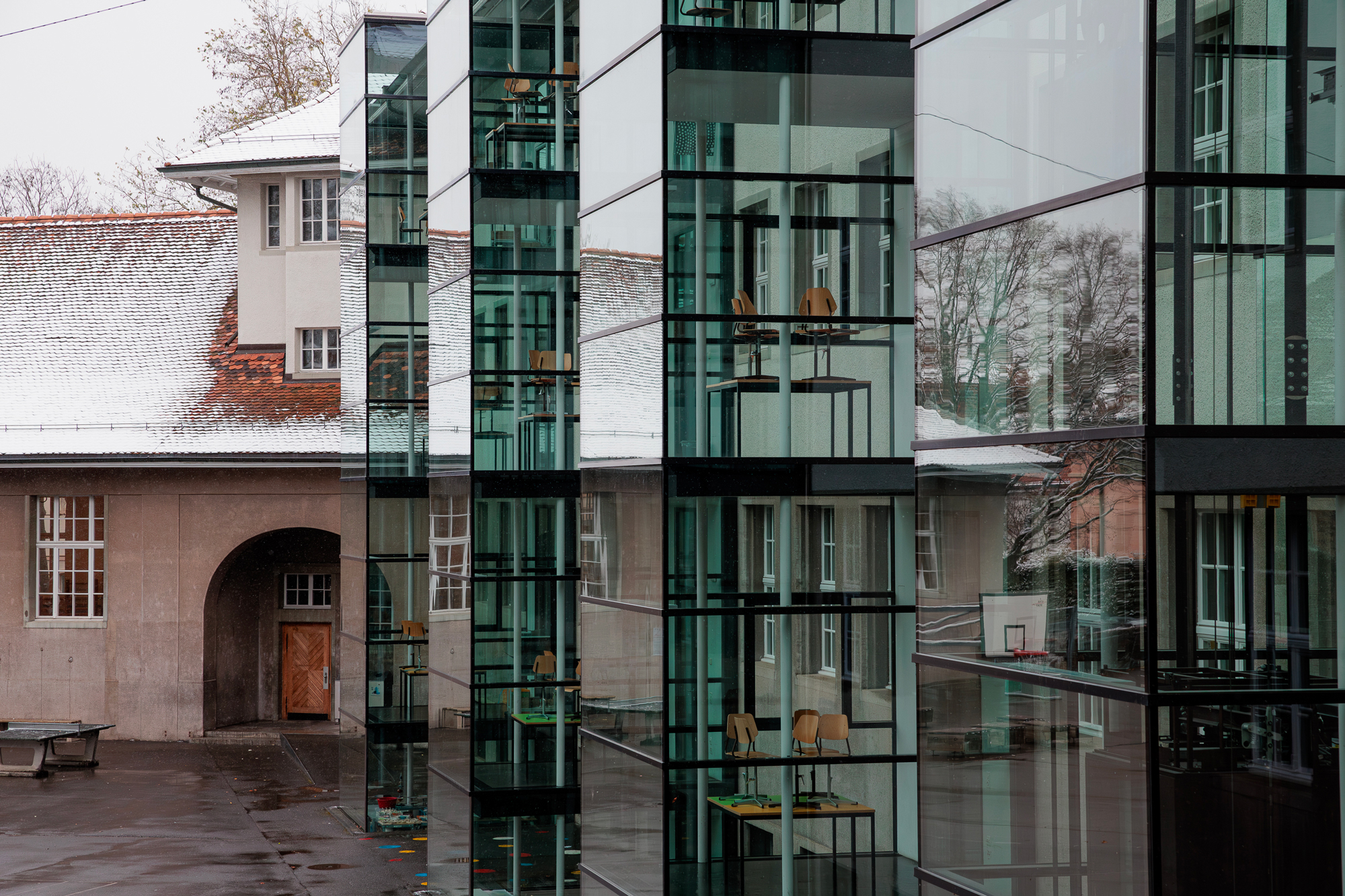 À Berne, découverte de l’extension de l’école Pestalozzi dessinée par Spaceshop Architekten.