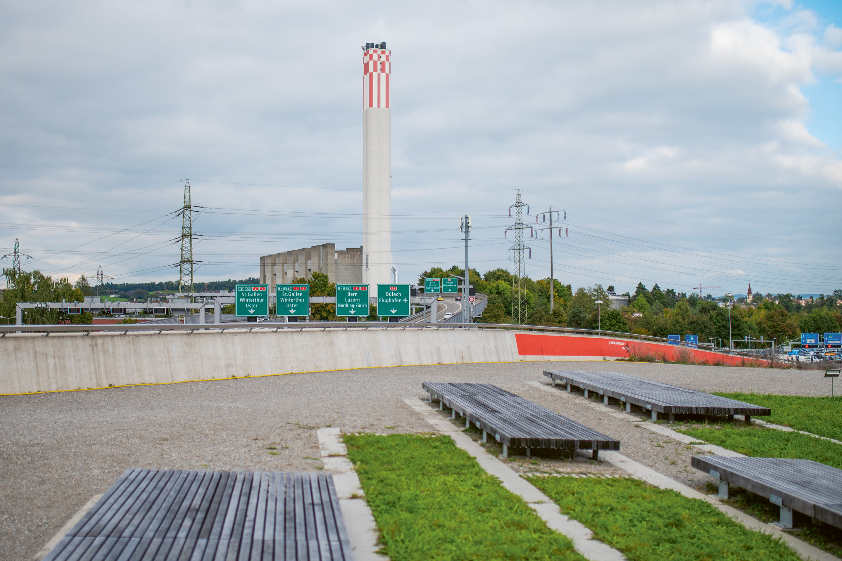Über dem Aubrugg-Portal lädt das Aubrugg-­Belvedere zum Blick auf die Autobahn A1.