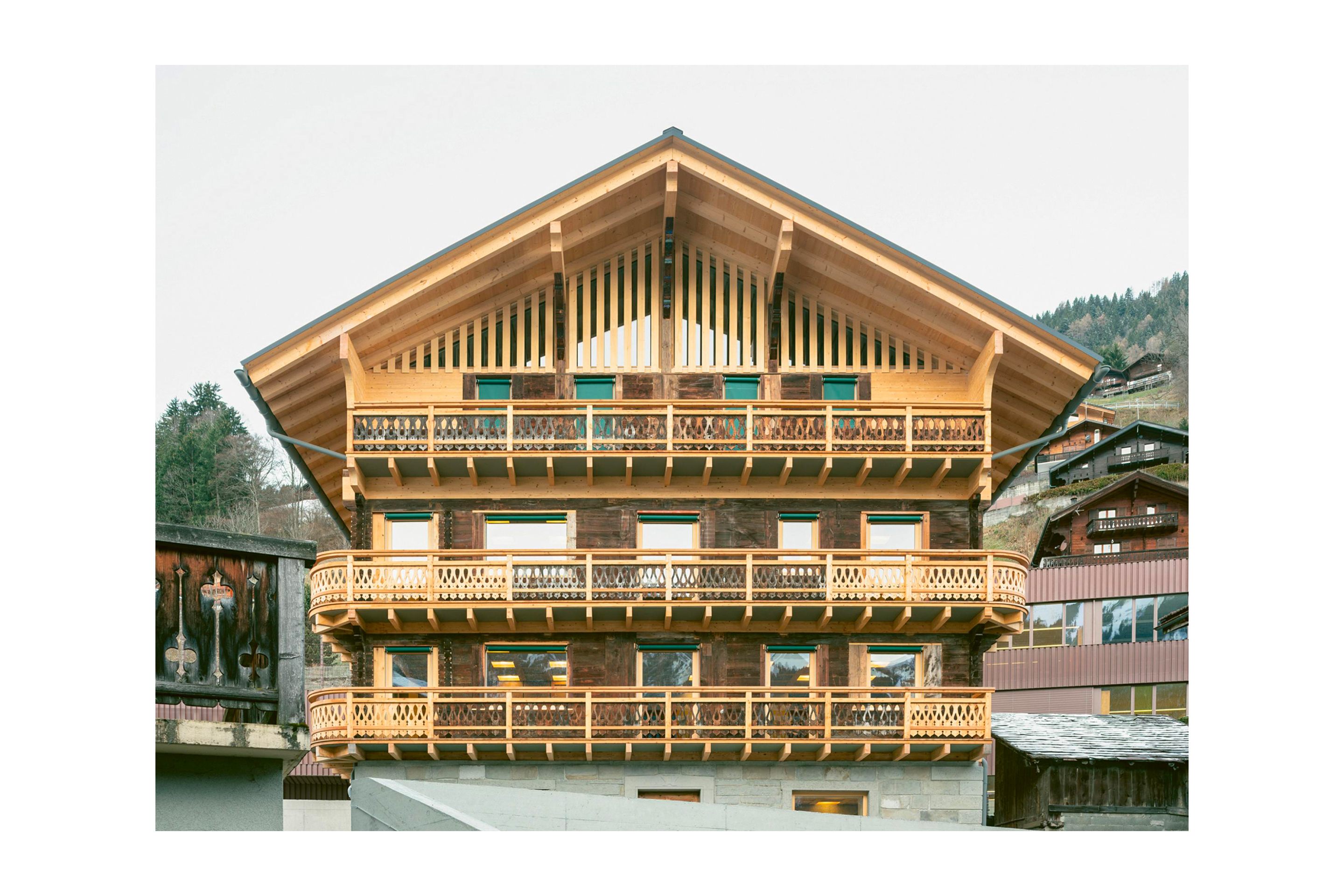 Home-REAL-Maison-de-Commune-Val-dIlliez-Madeleine-3-sven-hoegge