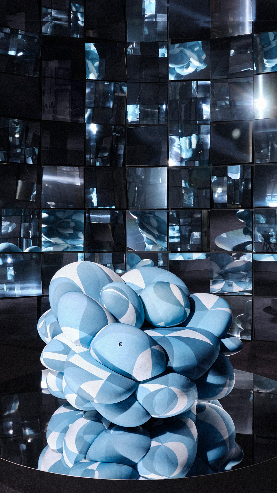 salone-mobile-LOUIS-VUITTON-STELLA-ARMCHAIR