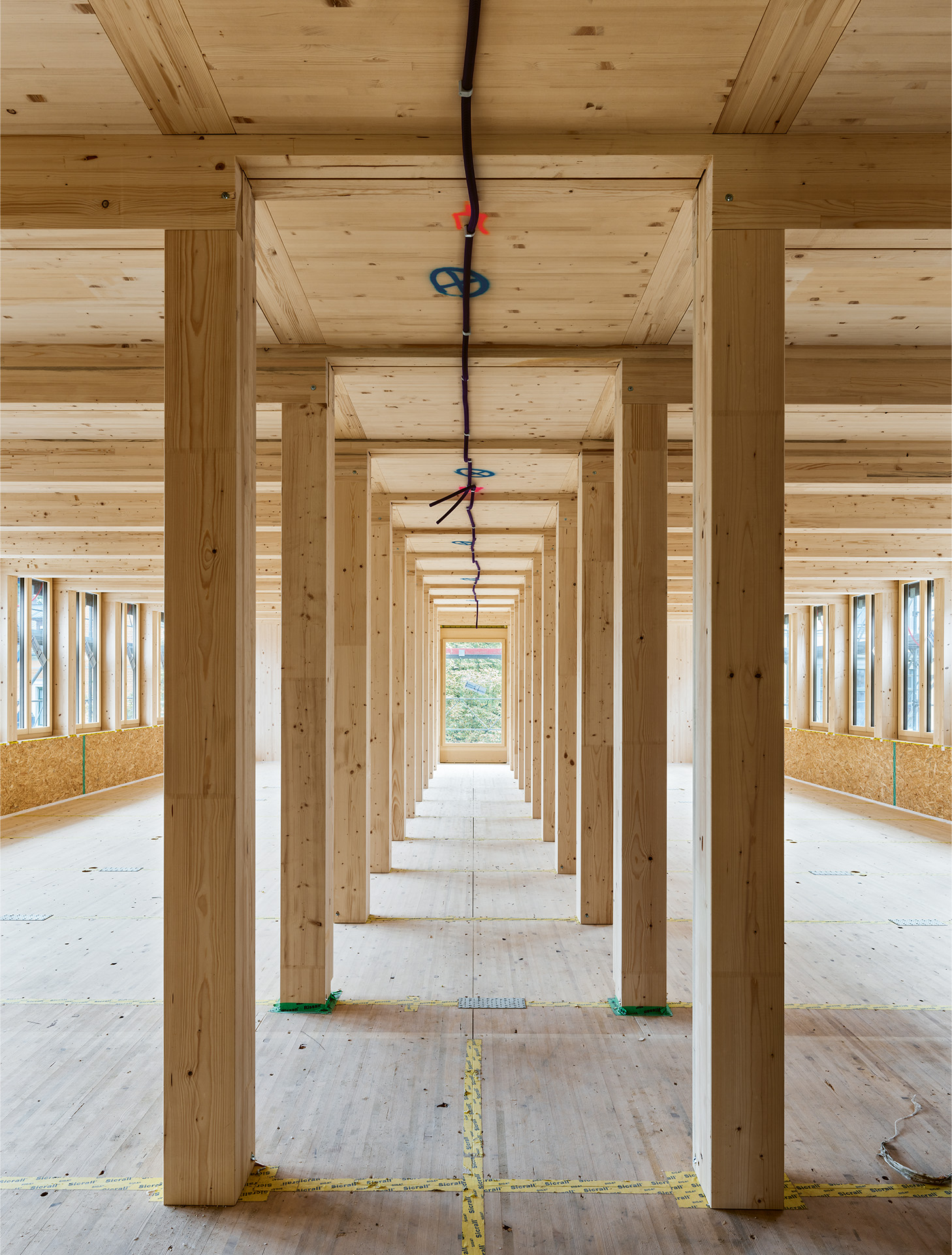 Aus dem Wald gelangten dank Optimierungen mehr als die Hälfte der geernteten 5400 fm (Festmeter) in den Bau: 2880 m³ verbautes Fichtenholz.