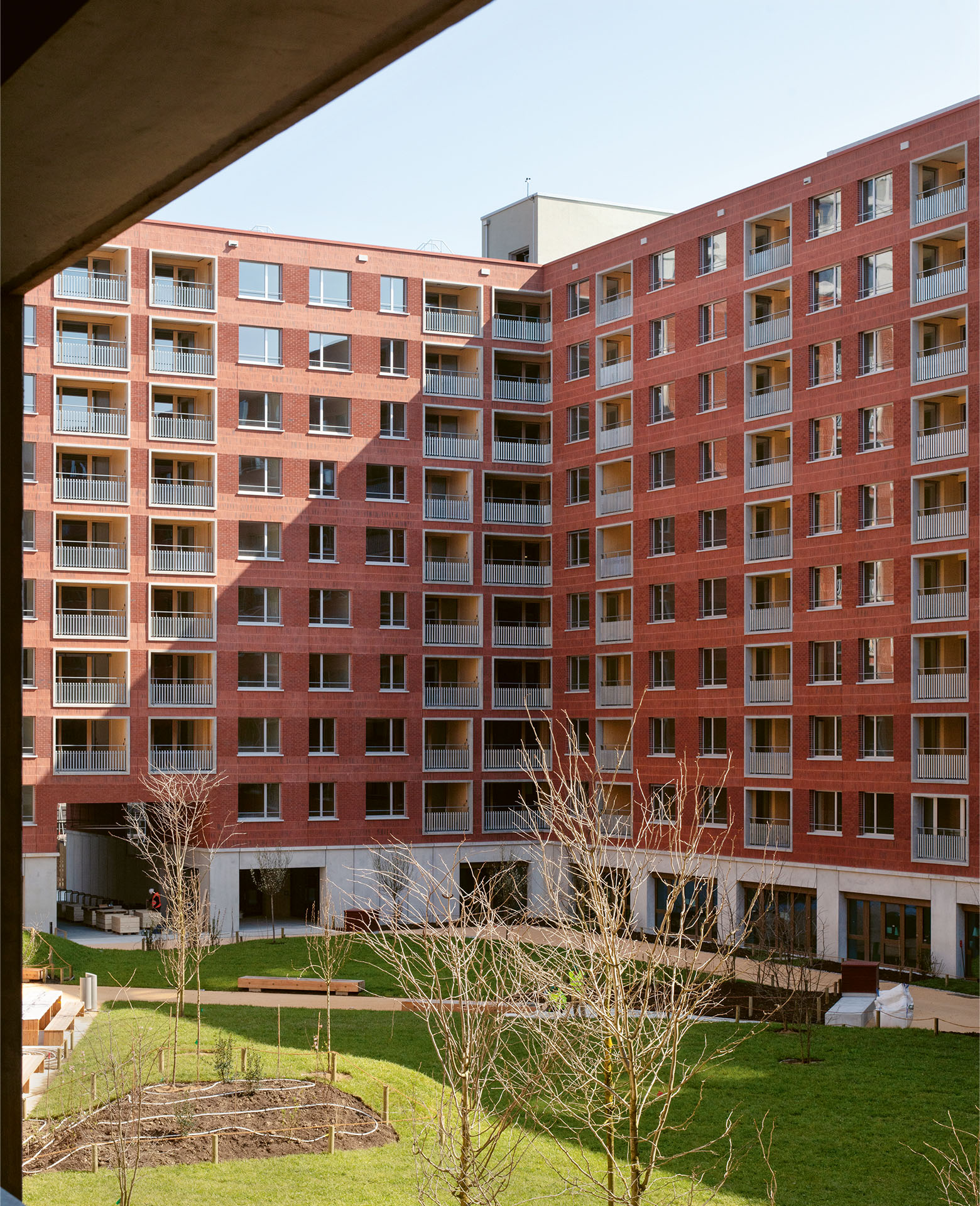 Vernets-IlotA-cour-Yves André.jpg