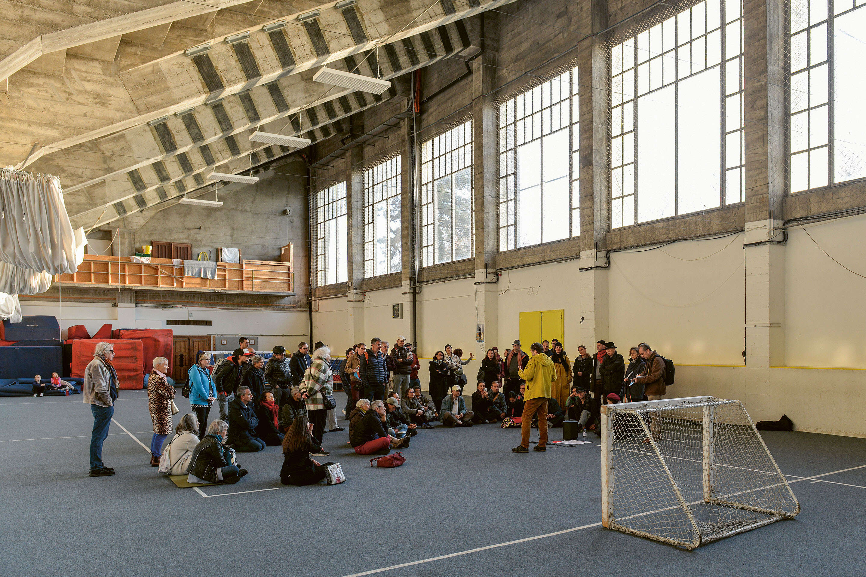 Locaux sous les gradins du stade de la Pontaise