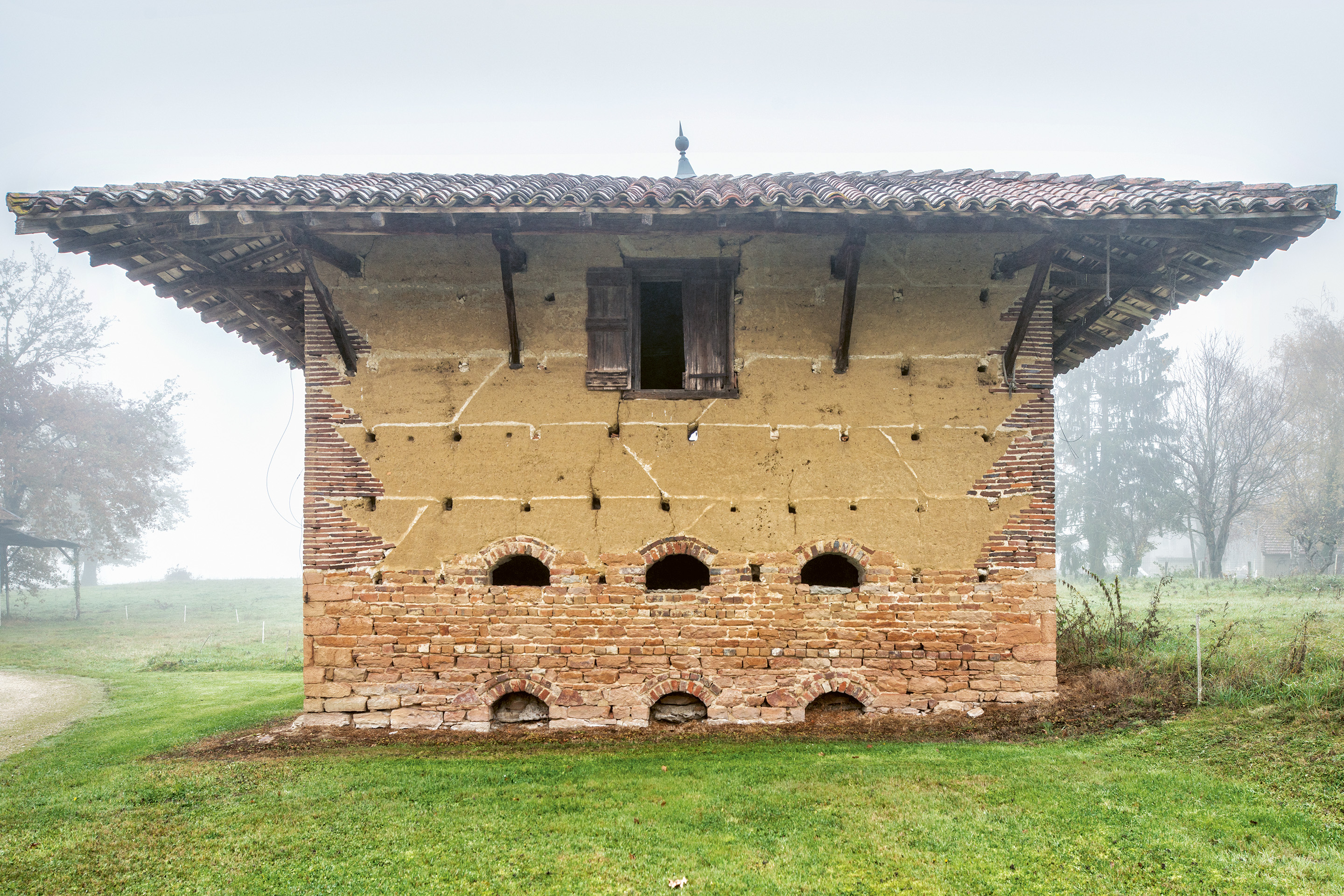 rammed-earth-potential-history-coissat-PhilipHeckhausen