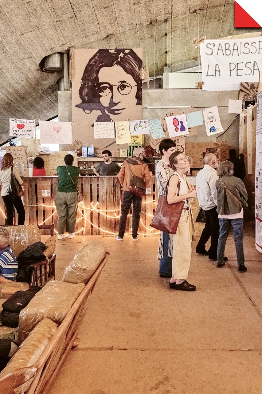 Le Pavillon Simone Weil de Thomas Hirschhorn au Pavillon Sicli de Genève
