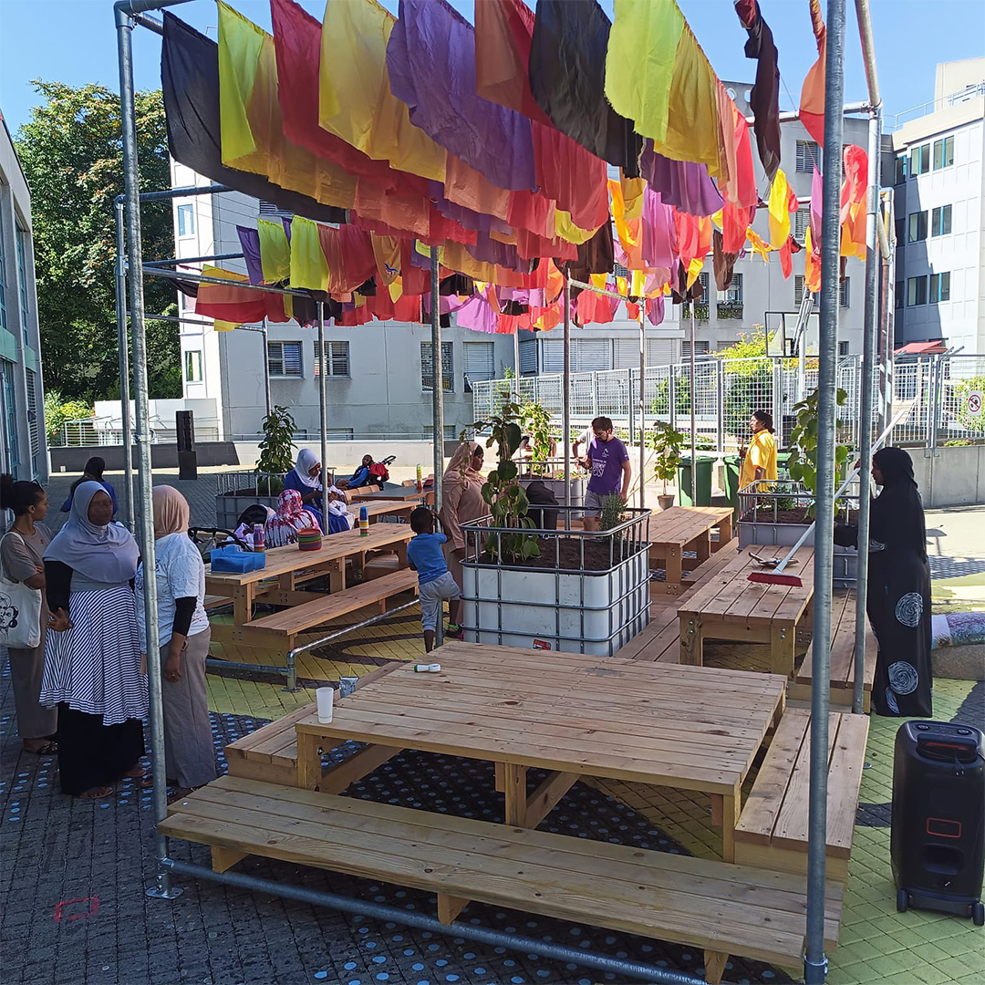 Living Lab Schönberg: installations temporaires pour atténuer la chaleur co-créée par les chercheuses et les utilisateurs·trices du lieu lors du chantier participatif de l’Ile O’frais