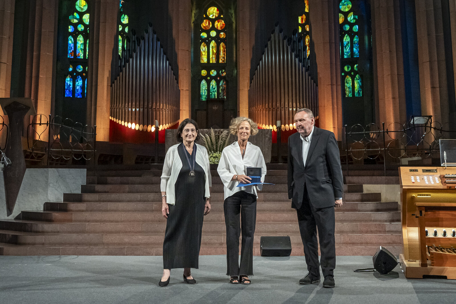 Remise du prix Patrick Abercrombie à Paola Viganò, congrès UIA 2026 Sagrada Familia.