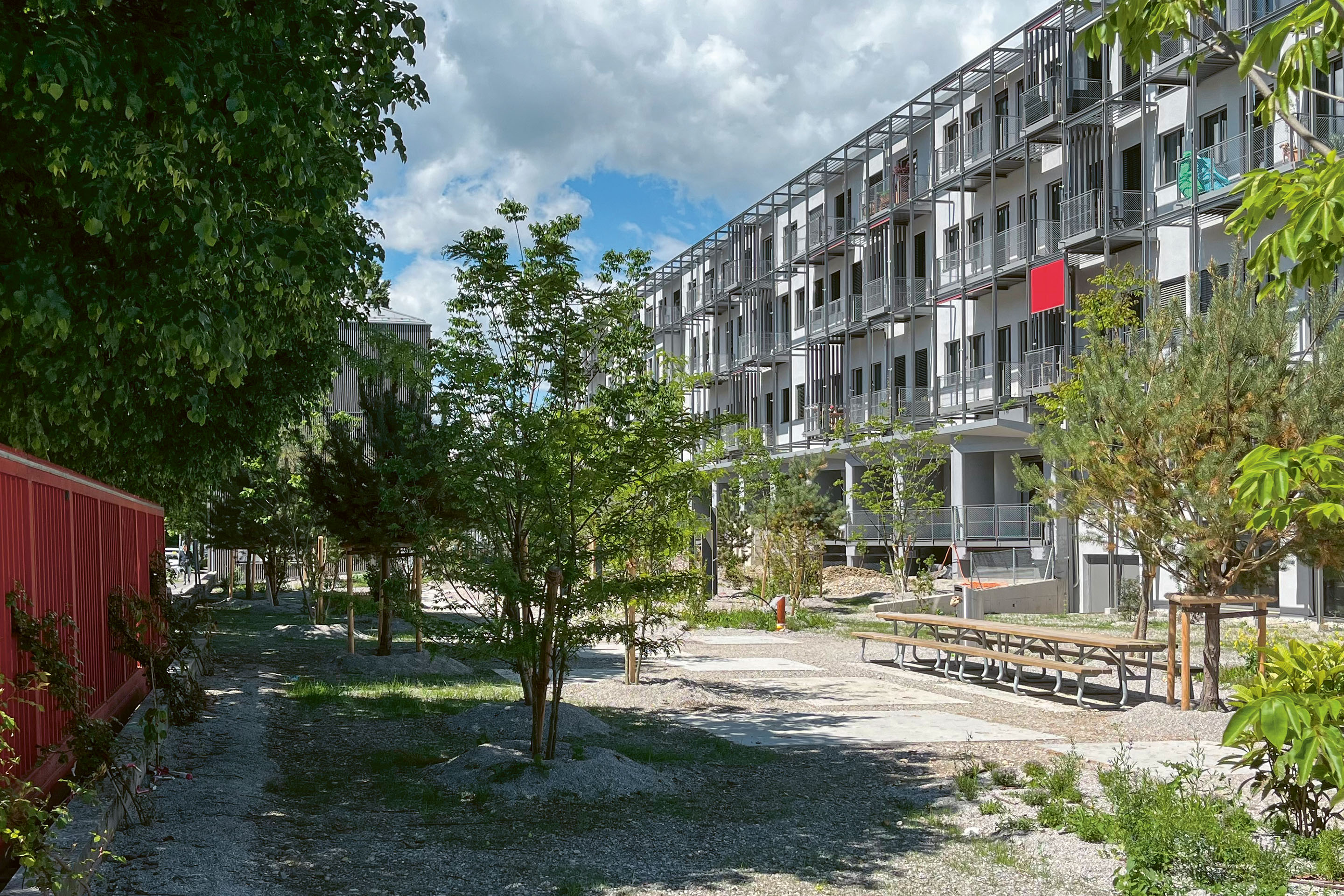 Immeuble mixte logements-activités après transformation, Renens