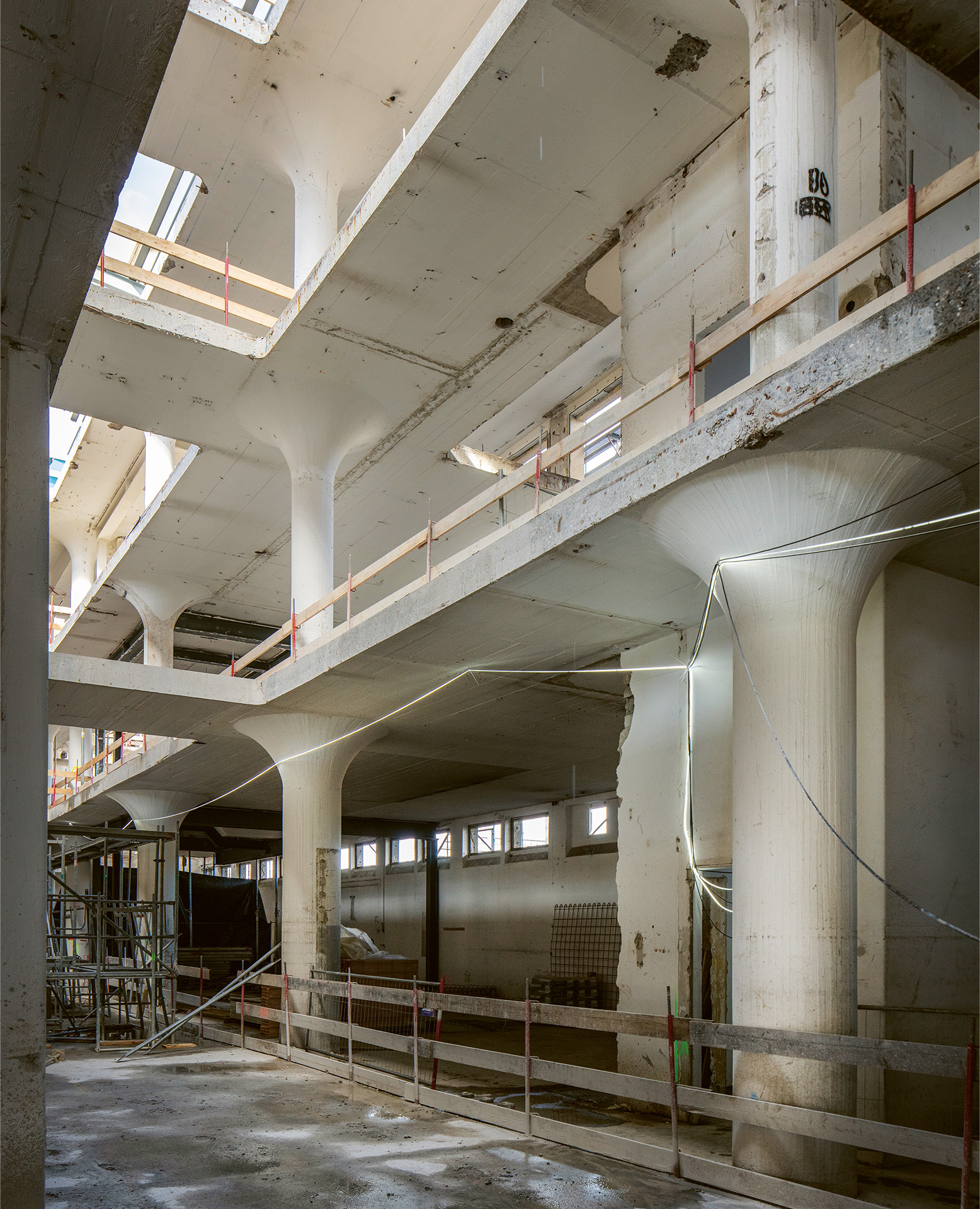 Chantier de sciage des dalles pour la création de l’atrium, Creative Factory Renens