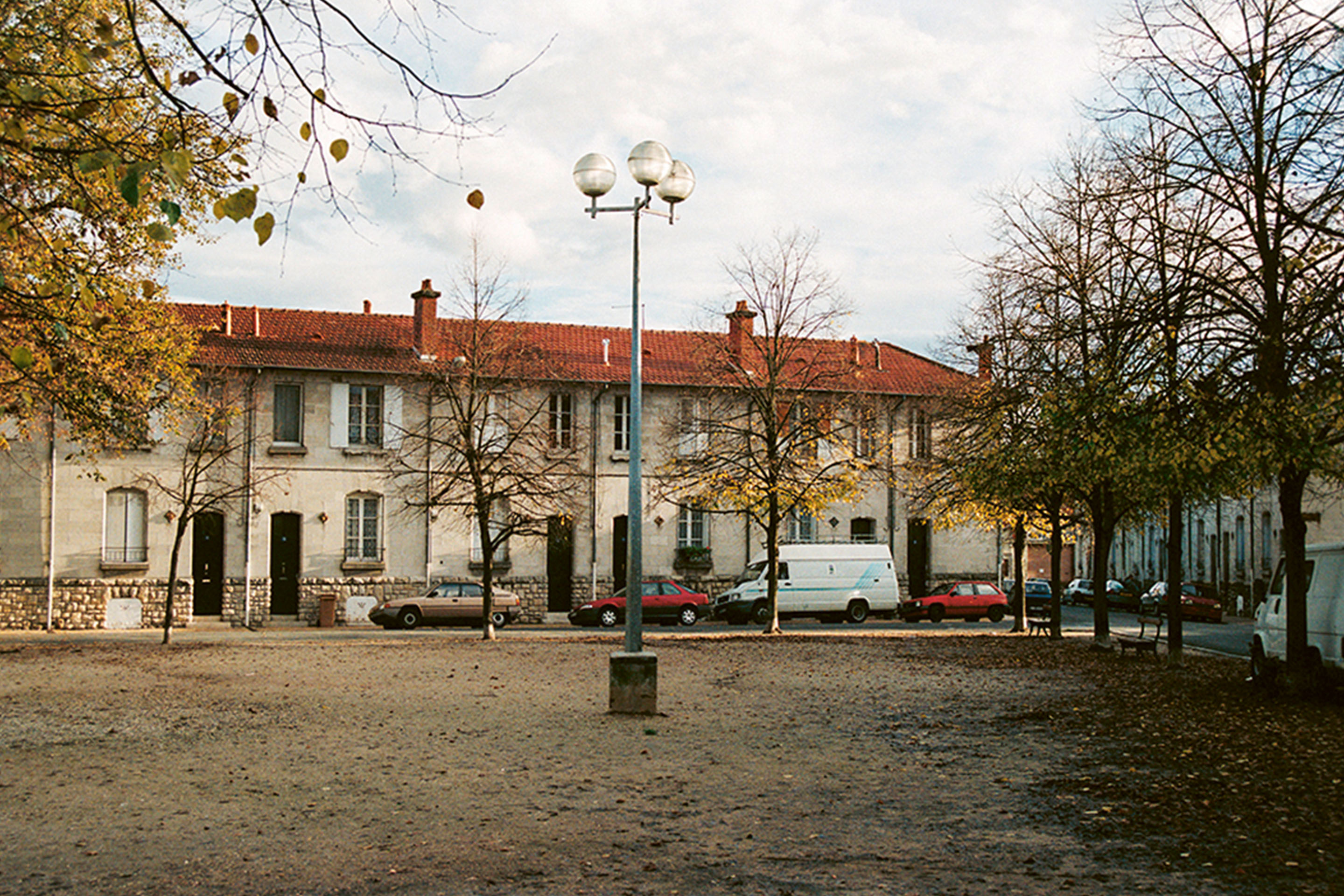 Place Léon Aucoc à Bordeaux, projet de Lacaton &amp; Vassal, 1996.
