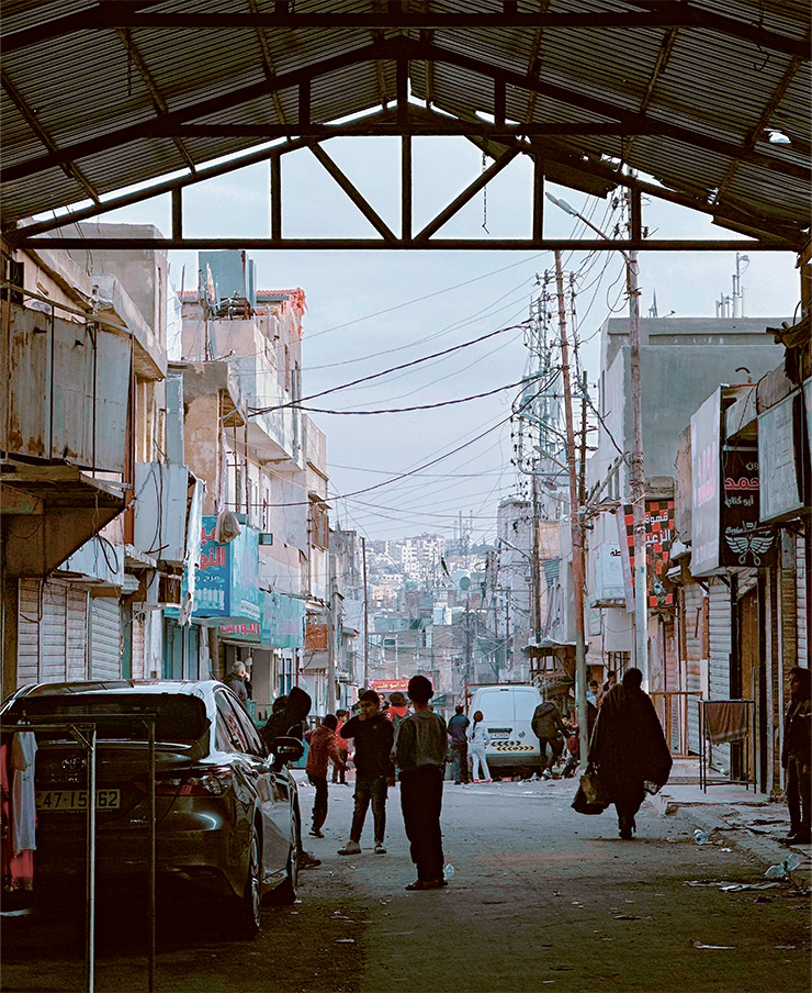 Veduta di via Sumaya, una delle principali strade di Al Wehdat