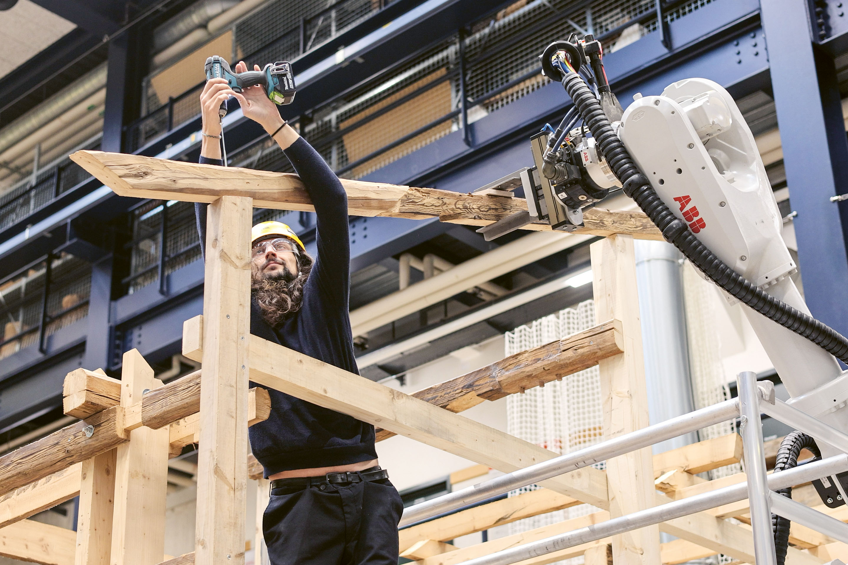 1-robot-DoRobotsDream-CRCL-EPFL