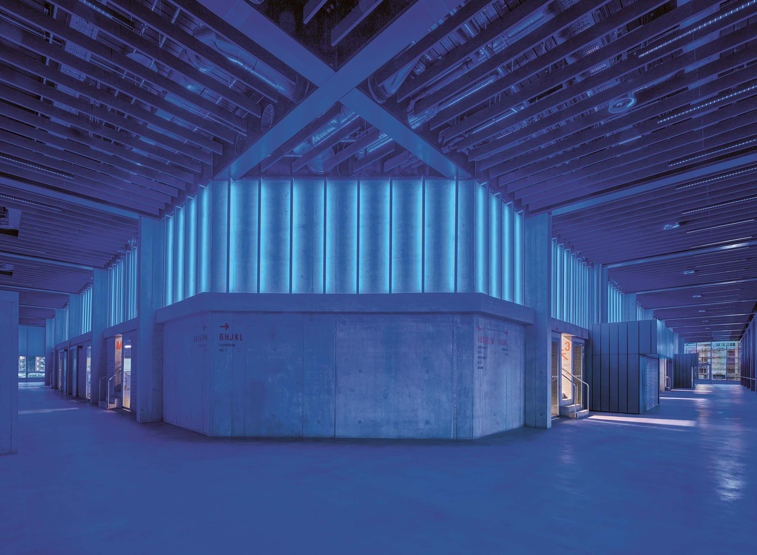 eng-pilatus-piccoli-foyer-nocturnal