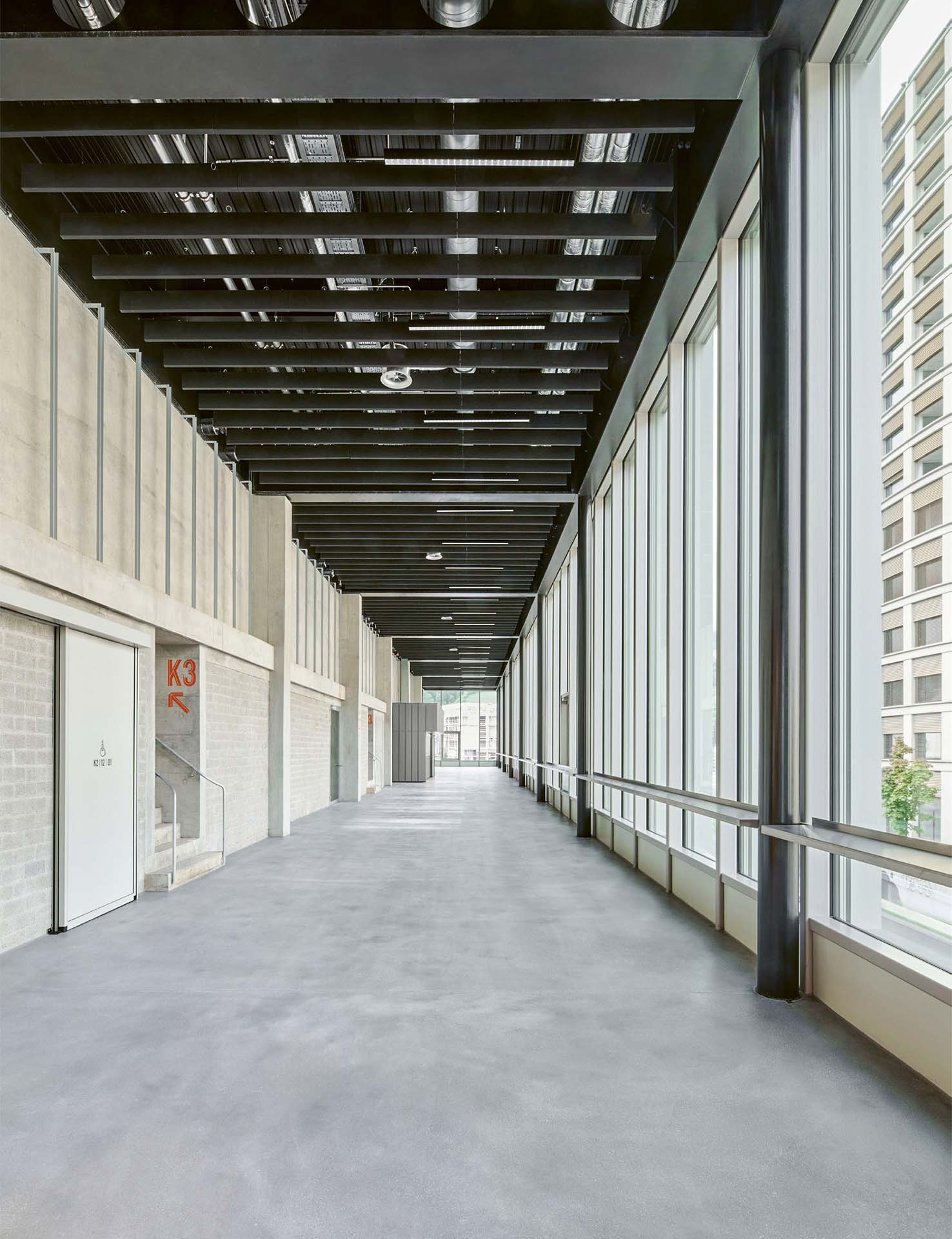 eng-pilatus-piccoli-foyer