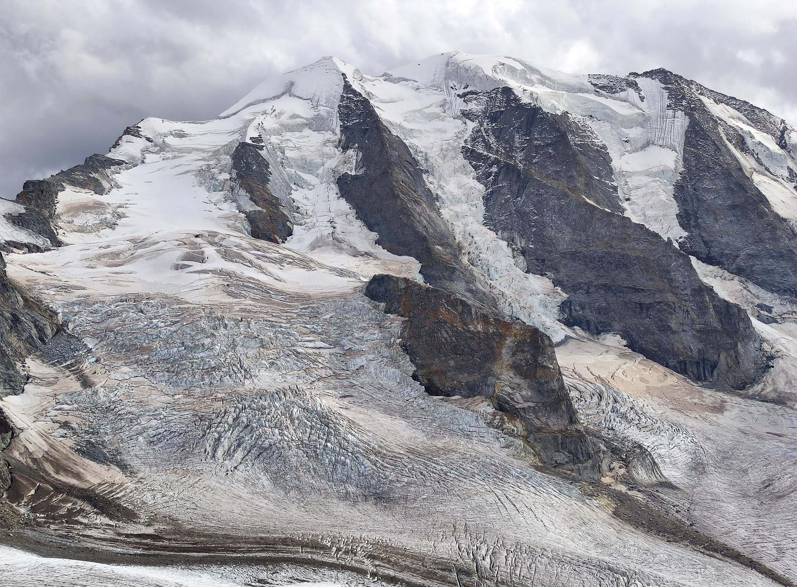 Piz Palü (GR) im Sommer 2026: Graue Berge und Gletscher mit vielen Spalten