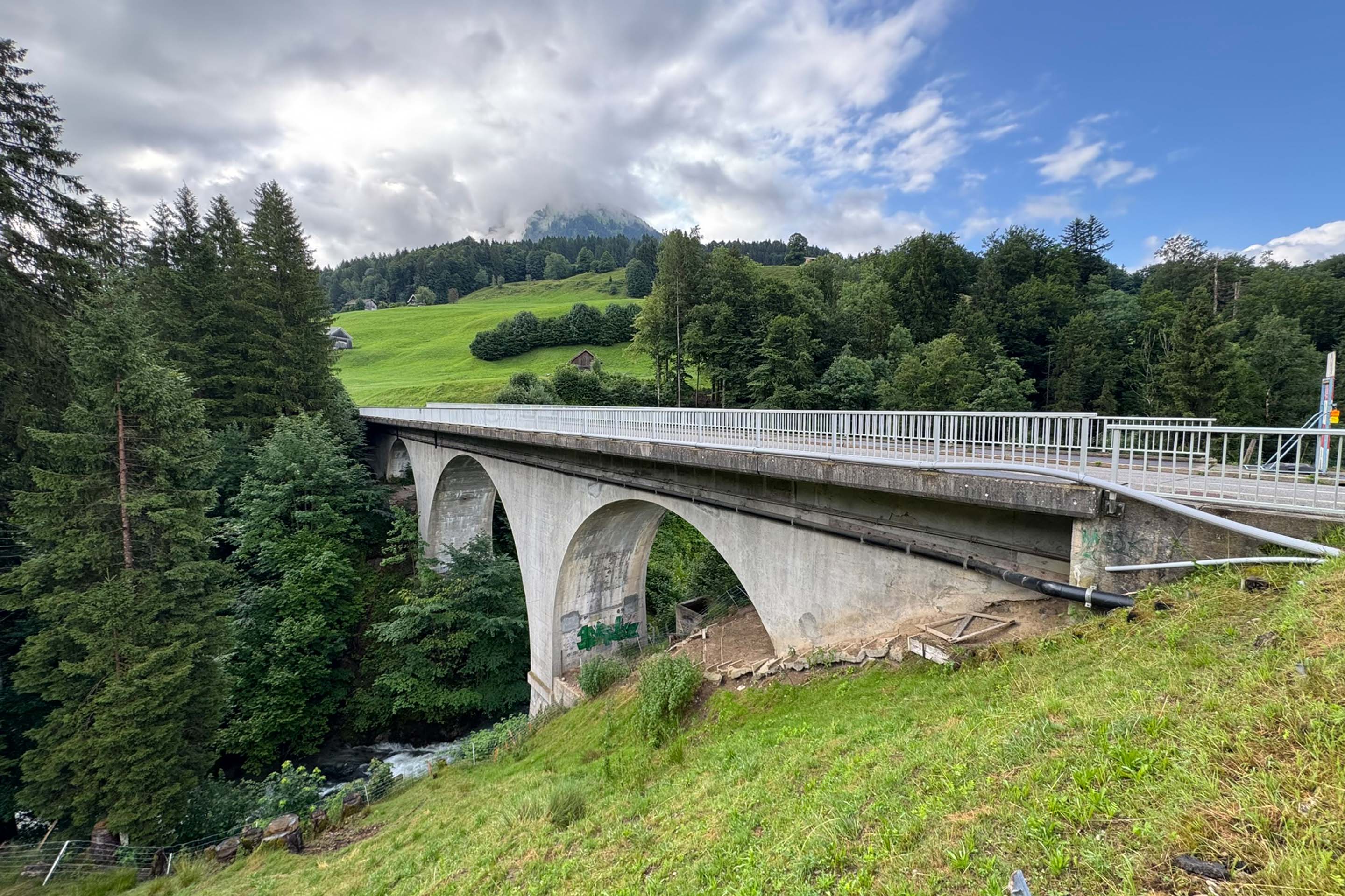 Luterenbrücke beiEnnetbuehl-Nesslau,TG: Ansicht von oben, Foto Oliver-Gasser
