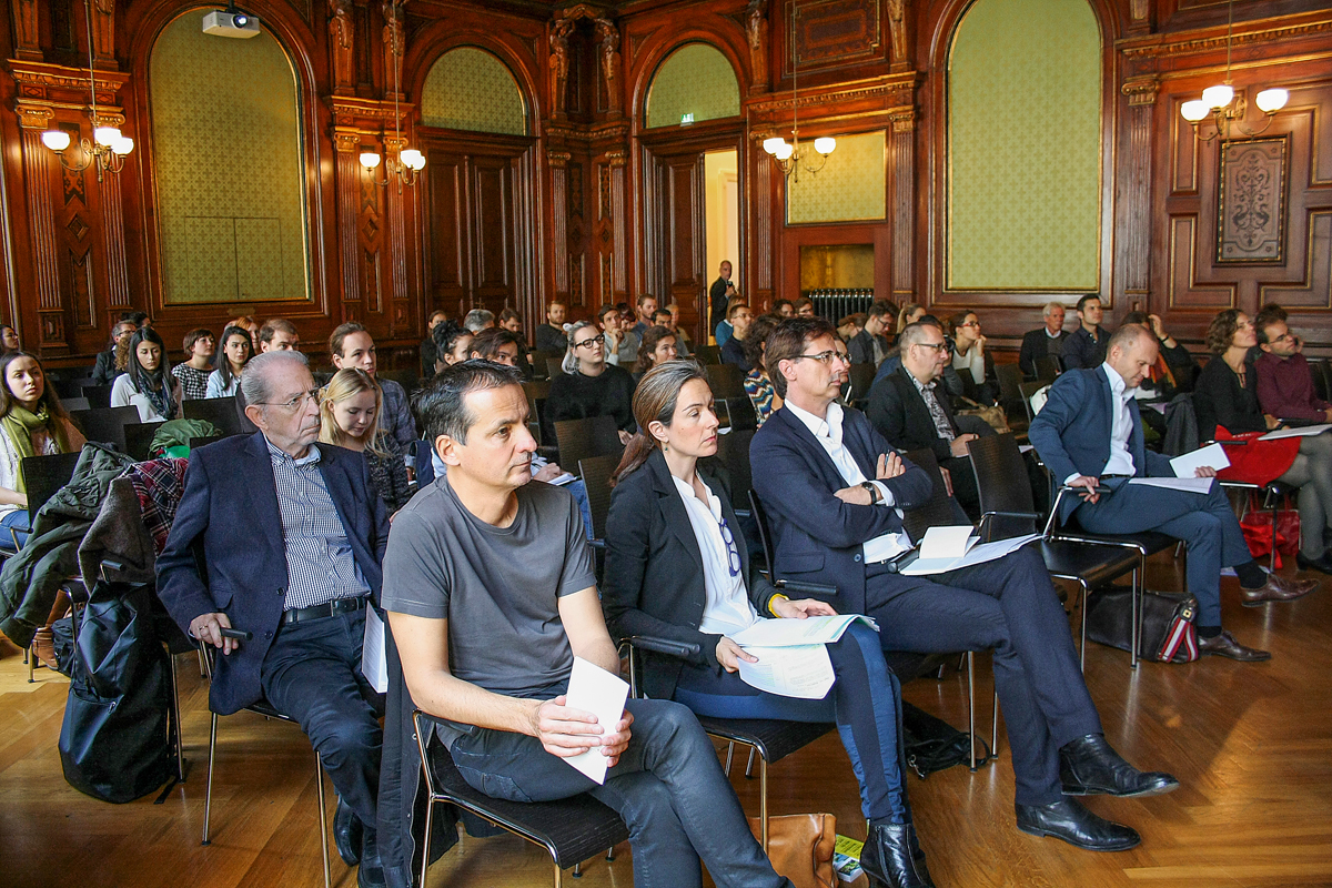 Zuhörer des Symposiums in den Wiener Räumen der ÖIAV.
