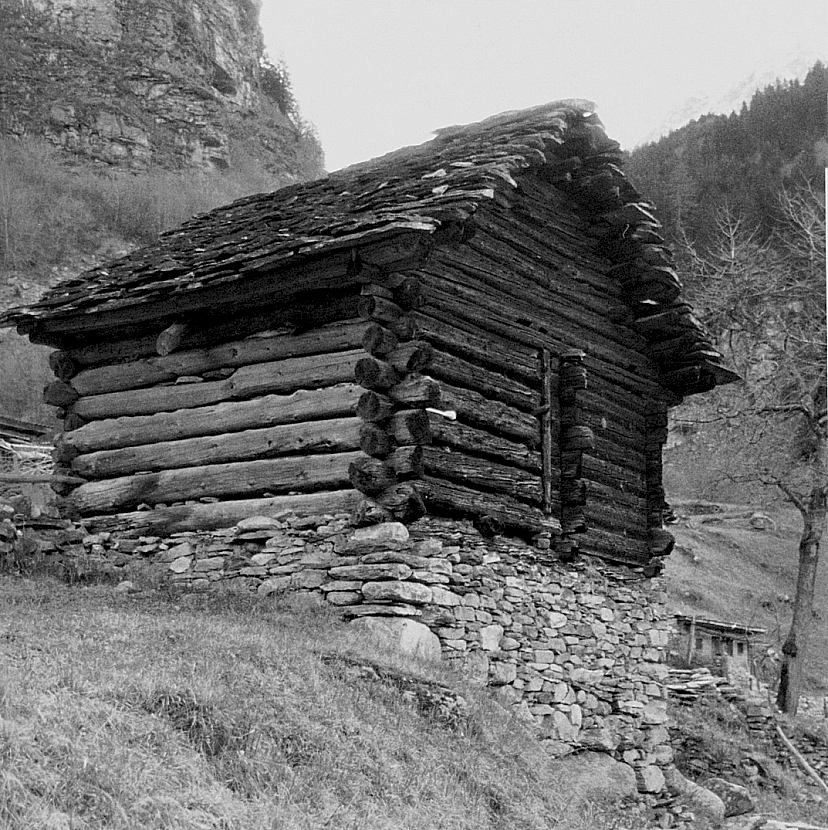 Costruzione contadina, Valle di Blenio.