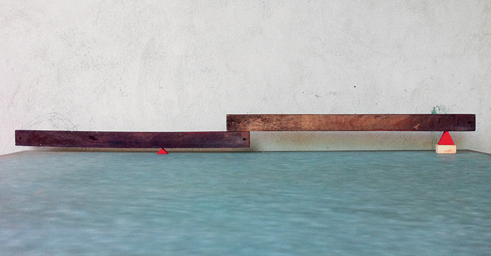 Modello di progetto di Javier Corvàlan che illustra l'idea di due bilancieri sovrapposti e non connessi monoliticamente tra di loro.