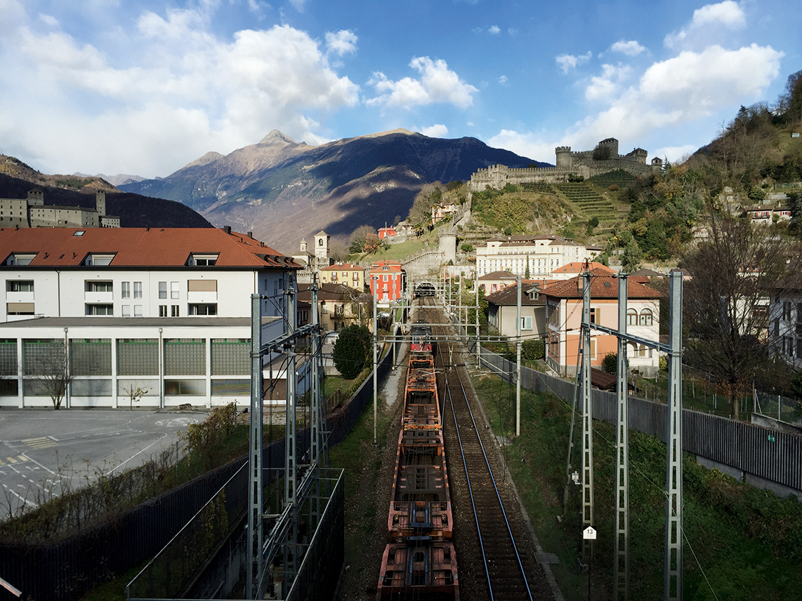 Bellinzona: un treno ogni 3 minuti.