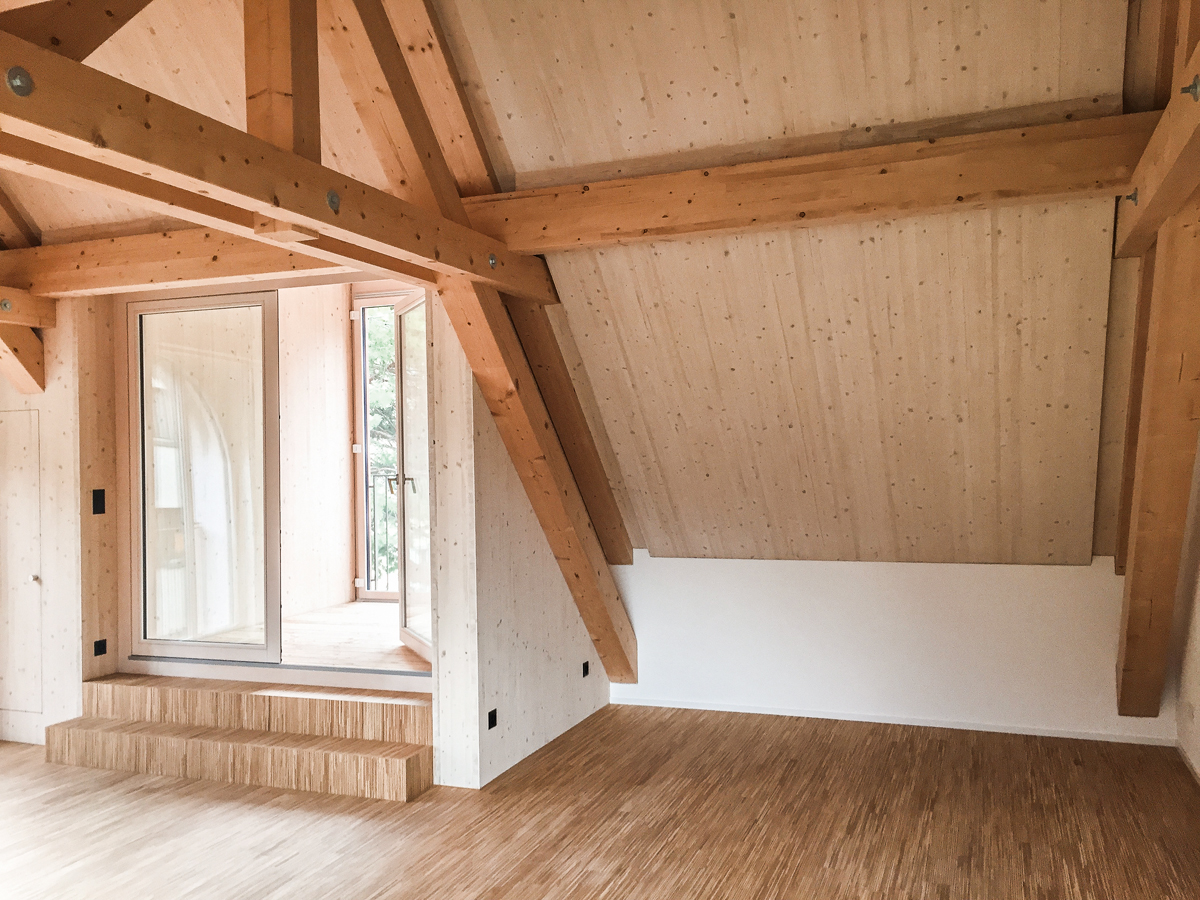Dachgeschosswohnung mit Loggia.