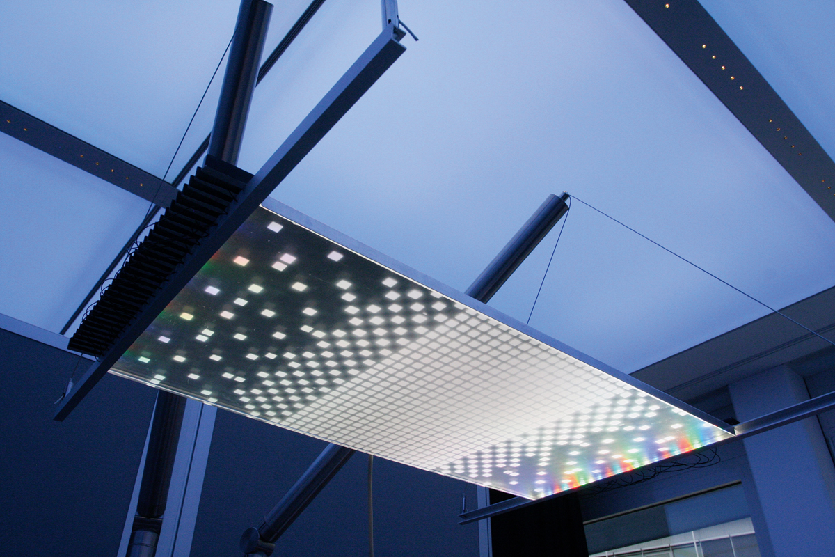 Mit der Heliosity kann an jedem Schreibtisch eine individuelle Licht- und Farbatmosphäre geschaffen werden.