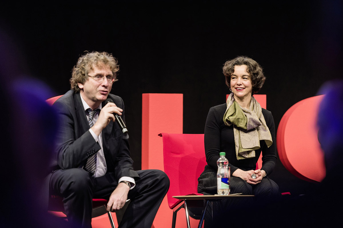 Michael Braungart und Judit Solt, Chefredaktorin TEC21.