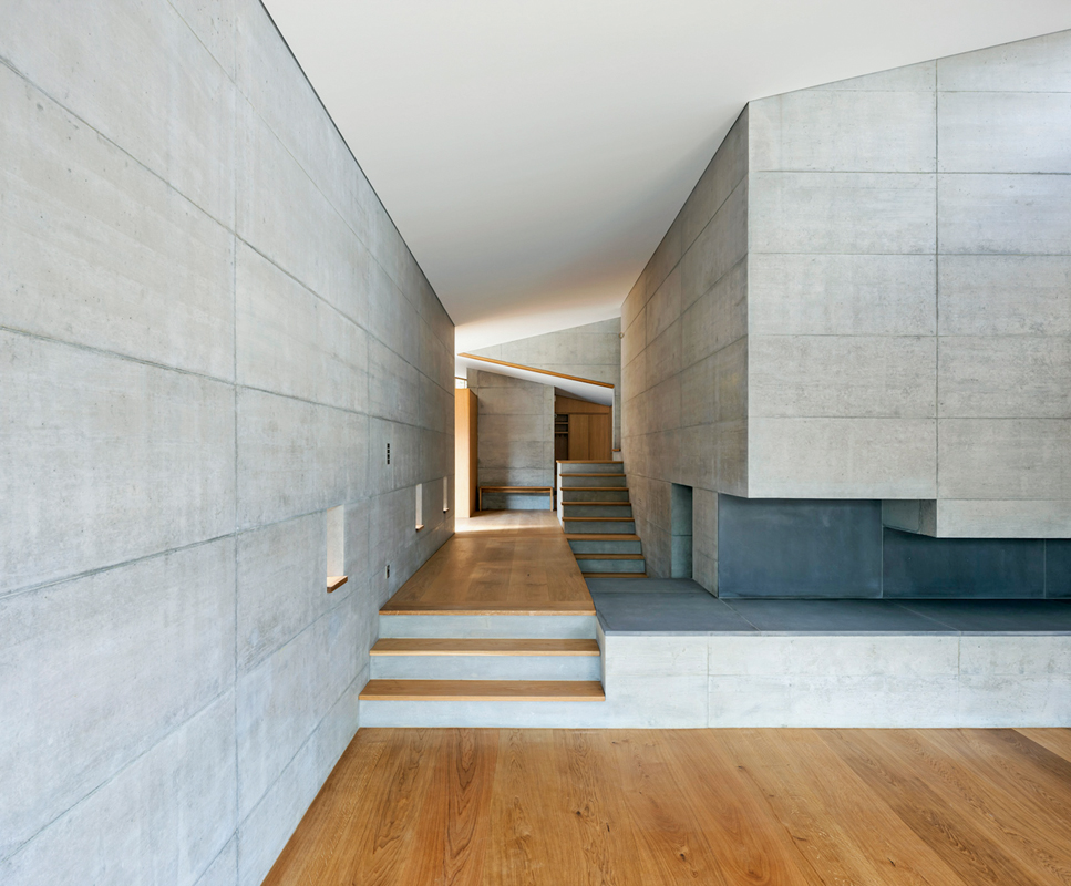 «Das beste Einfamilienhaus»: Sichtbeton und Eiche dominieren den Materialkanon.