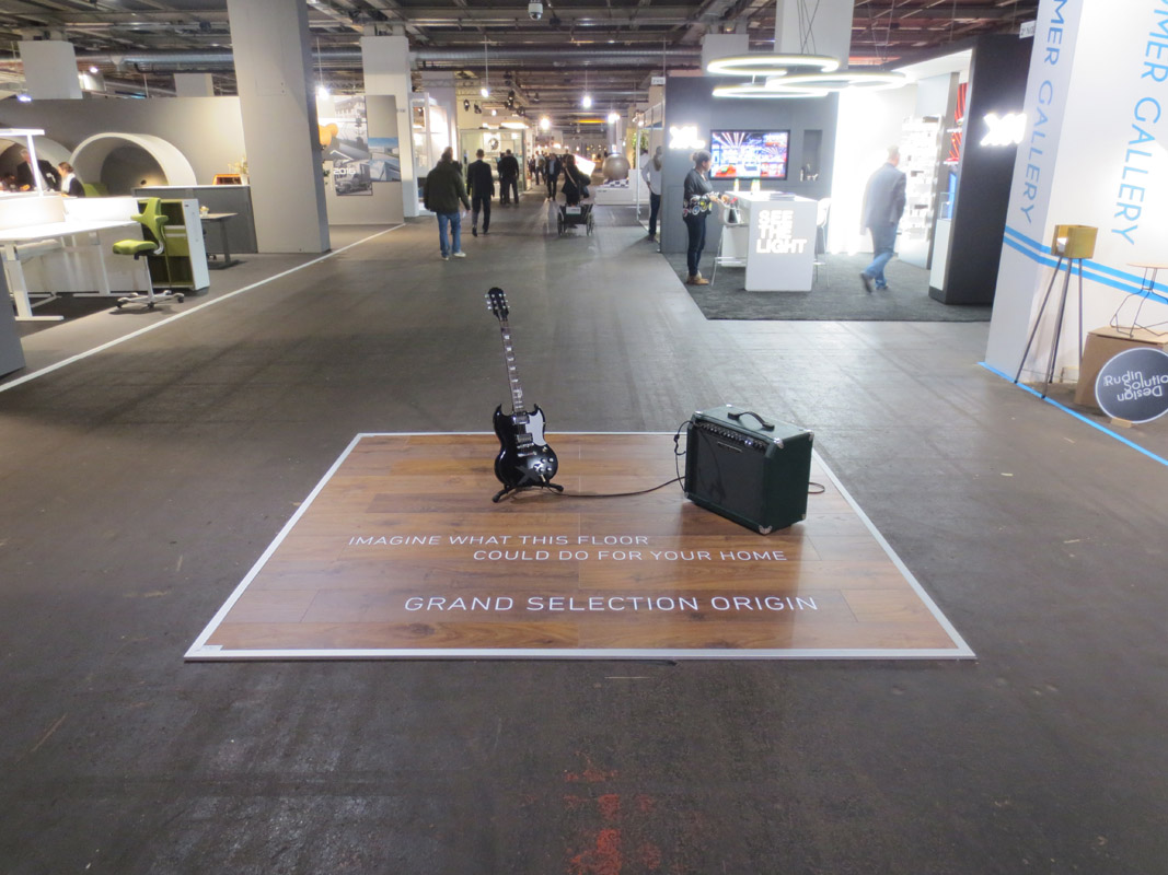 Ansichten aus der Swissbau 2016, mit den Raumwelt-Installationen.