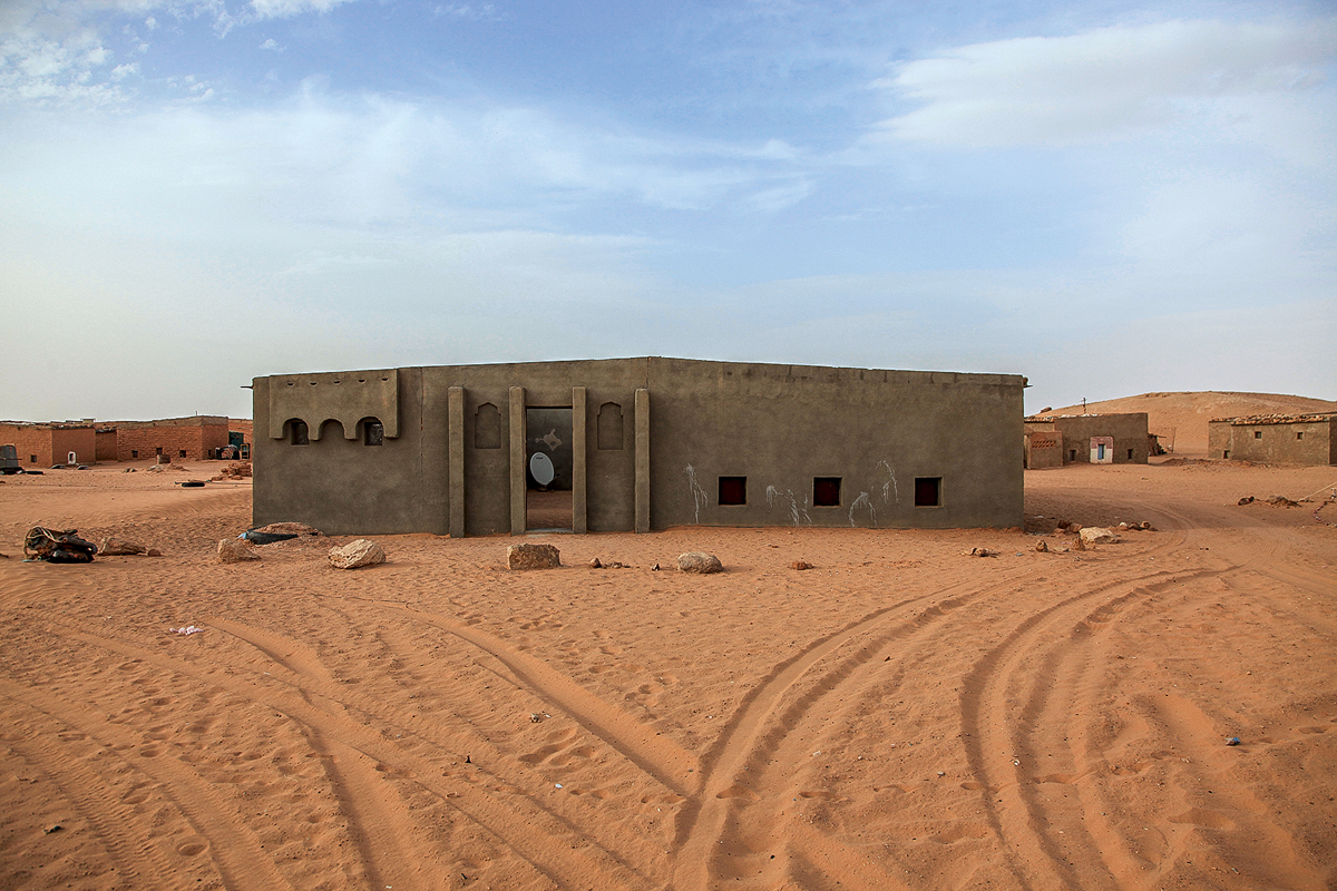 Dieses Lehmhaus im Lager Aaioun ist mit Zement verputzt. Es wurde in drei Monaten erstellt.