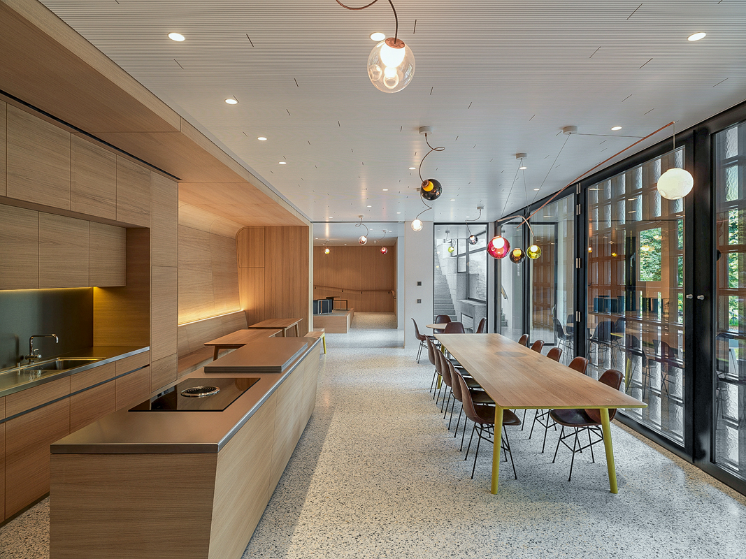 Neue Stadtschulen in St. Gallen: Innenarchitekten gewährleisten als Design-Lotsen langlebige und funktional ausgereifte Räume.