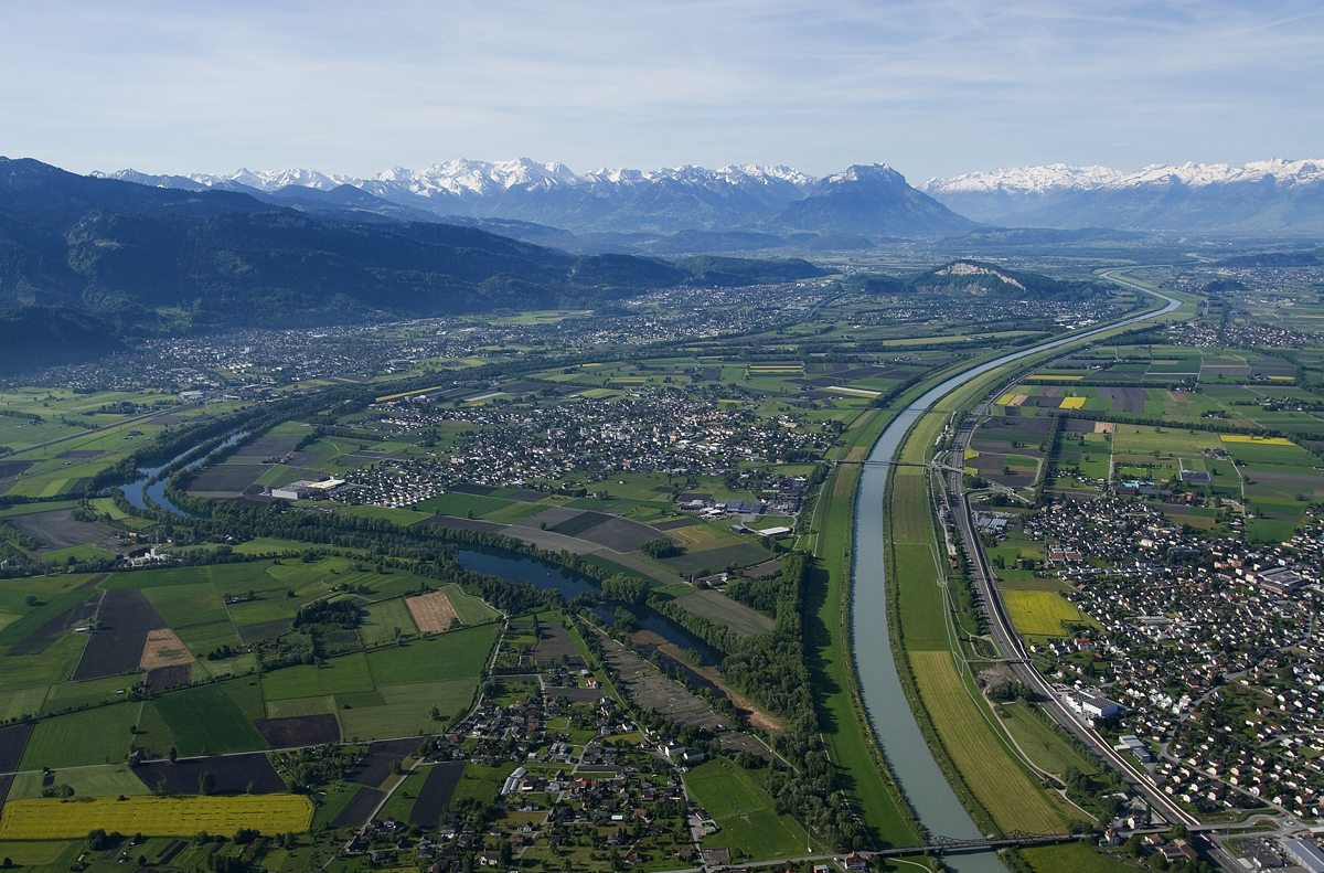 Für eine Verbesserung des Hochwasserschutzes sind bauliche Massnahmen notwendig. Gleichzeitig sind die Trinkwasserversorgung, ökologische Aufwertungen sowie der sparsame Umgang mit Ressourcen sicherzustellen und zu wahren.