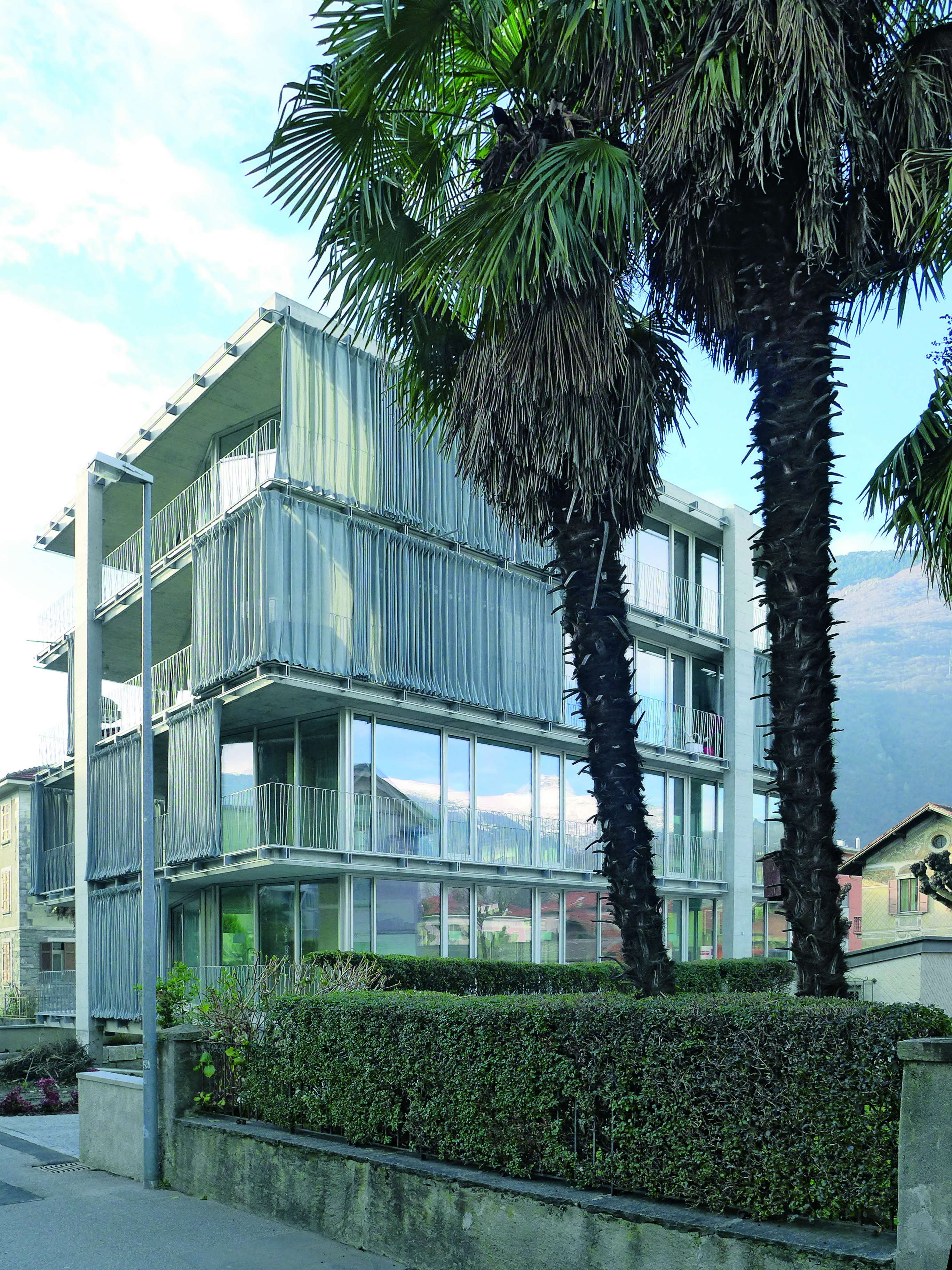 Edificio residenziale Progetto 1077, Bellinzona (2012).